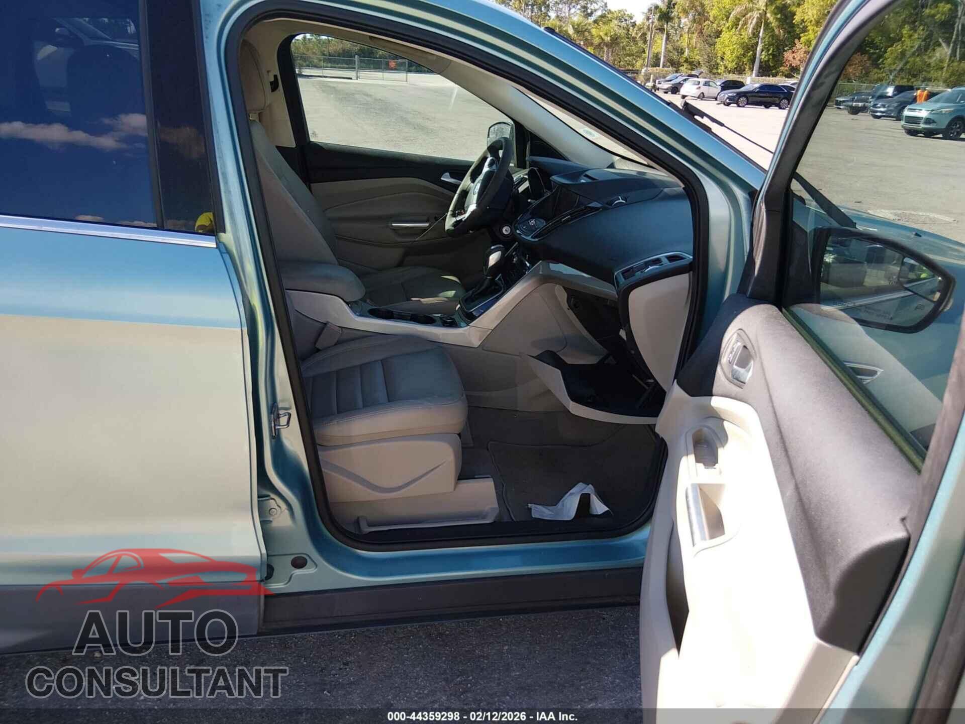 FORD ESCAPE 2013 - 1FMCUOHX2DUC76435