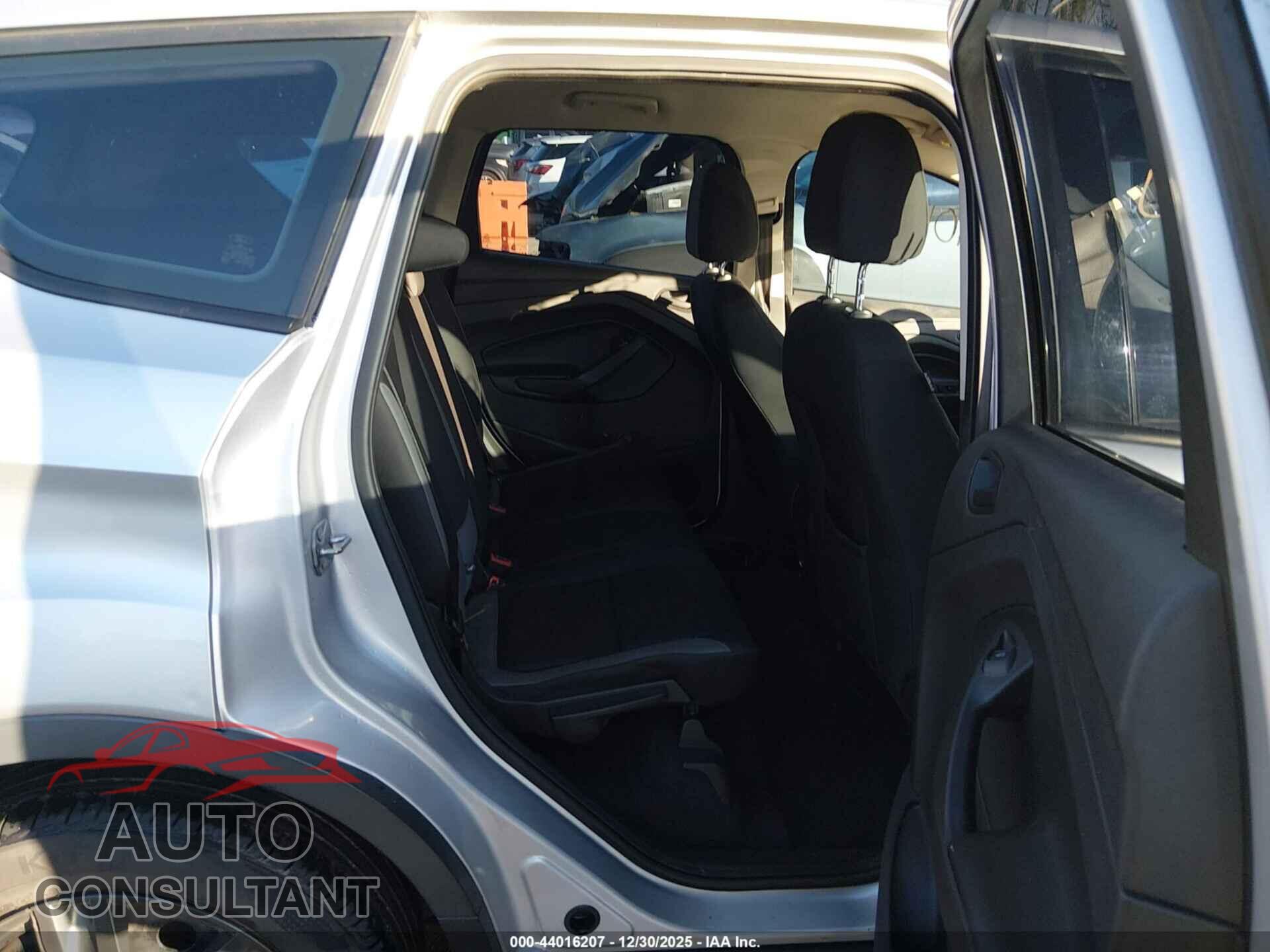 FORD ESCAPE 2015 - 1FMCU0F70FUB16320