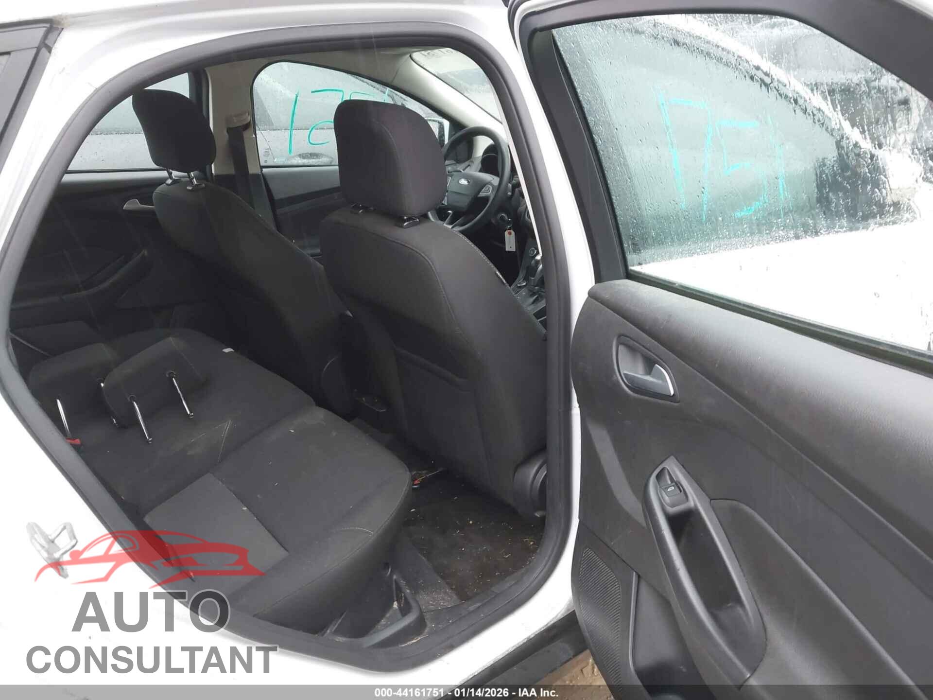 FORD FOCUS 2016 - 1FADP3K22GL204262