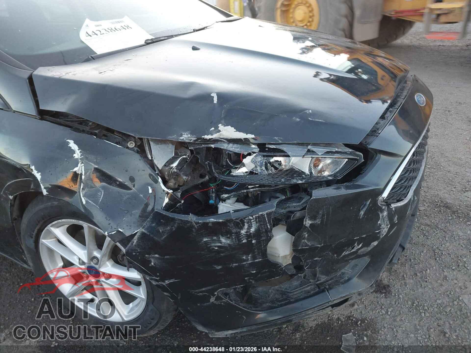FORD FOCUS 2015 - 1FADP3F22FL329075