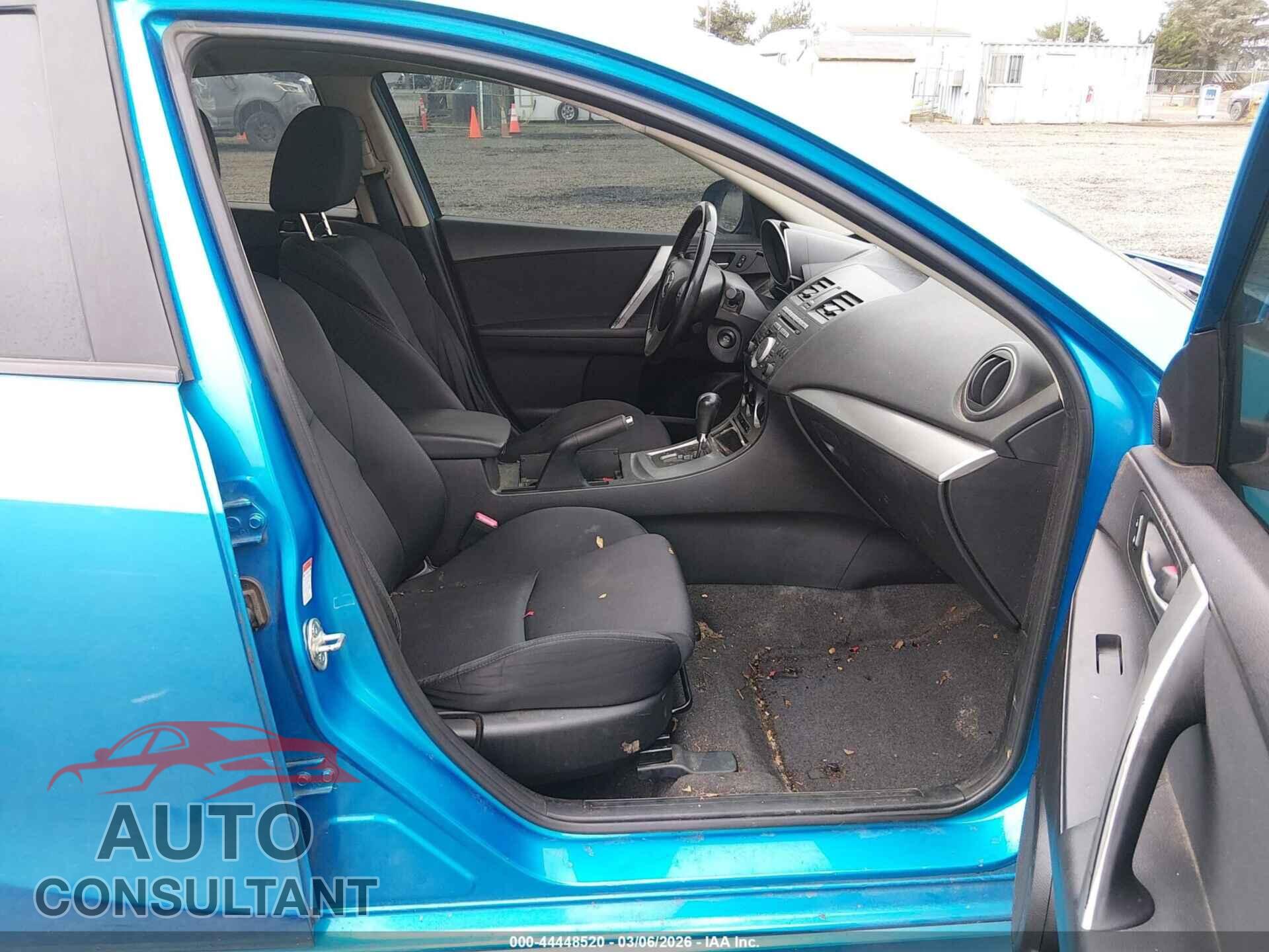 MAZDA MAZDA3 2011 - JM1BL1K60B1402489