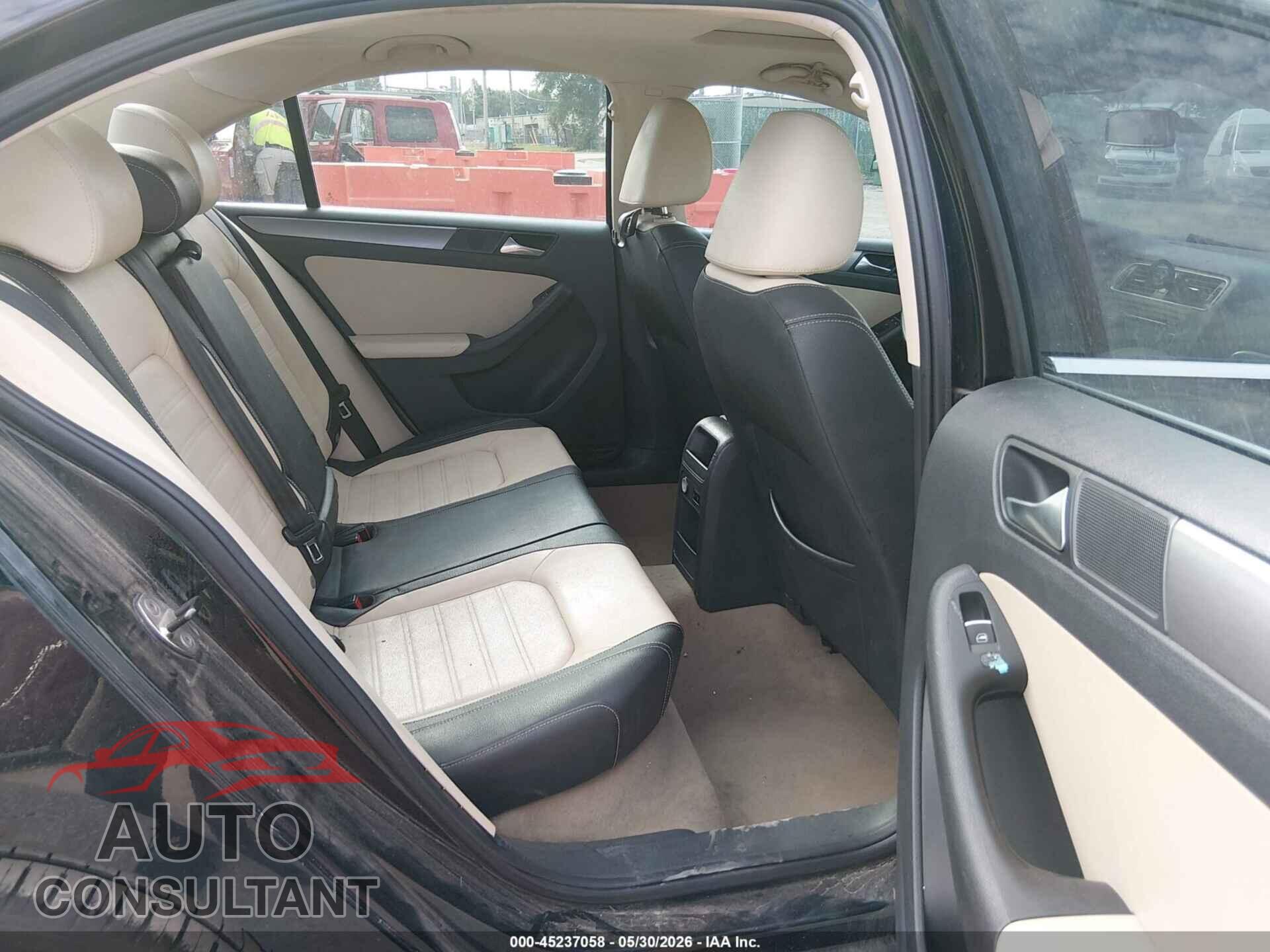 VOLKSWAGEN JETTA 2012 - 3VWLX7AJ9CM382942