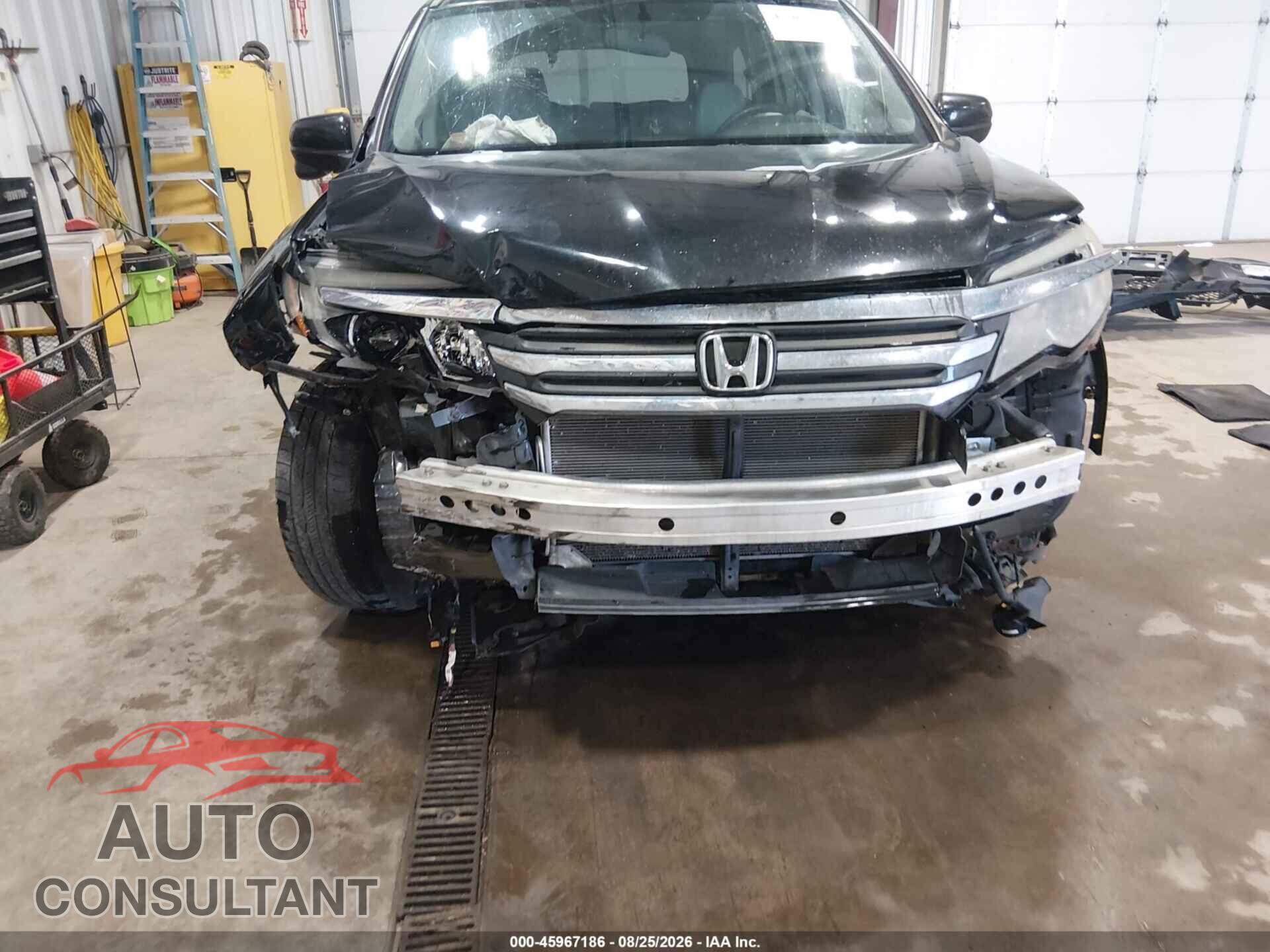 HONDA PILOT 2017 - 5FNYF6H33HB081642