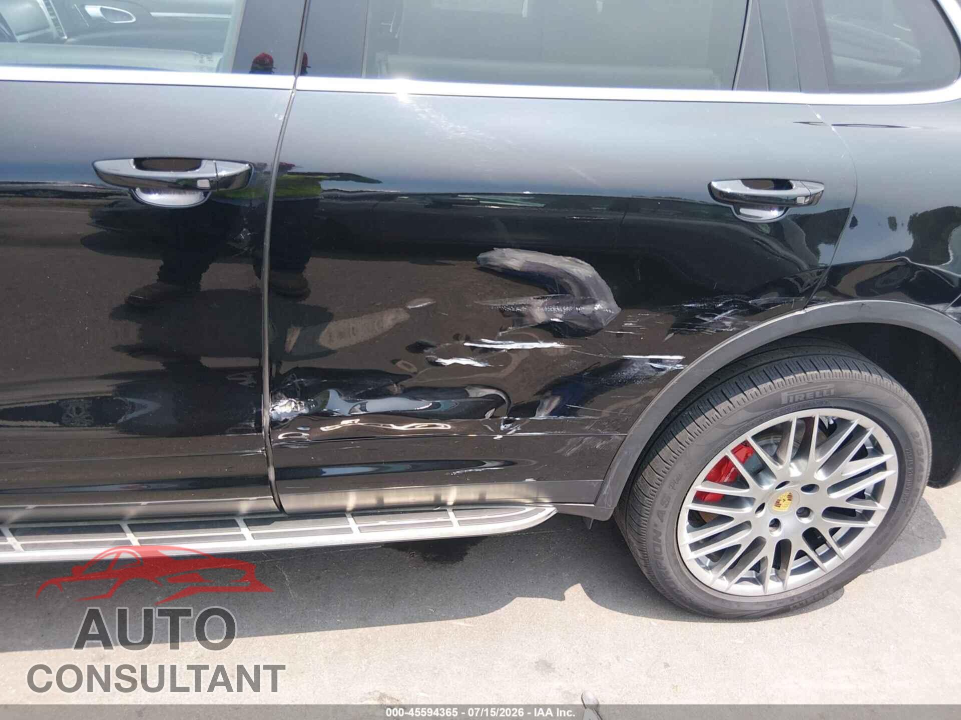 PORSCHE CAYENNE 2016 - WP1AC2A27GLA88012