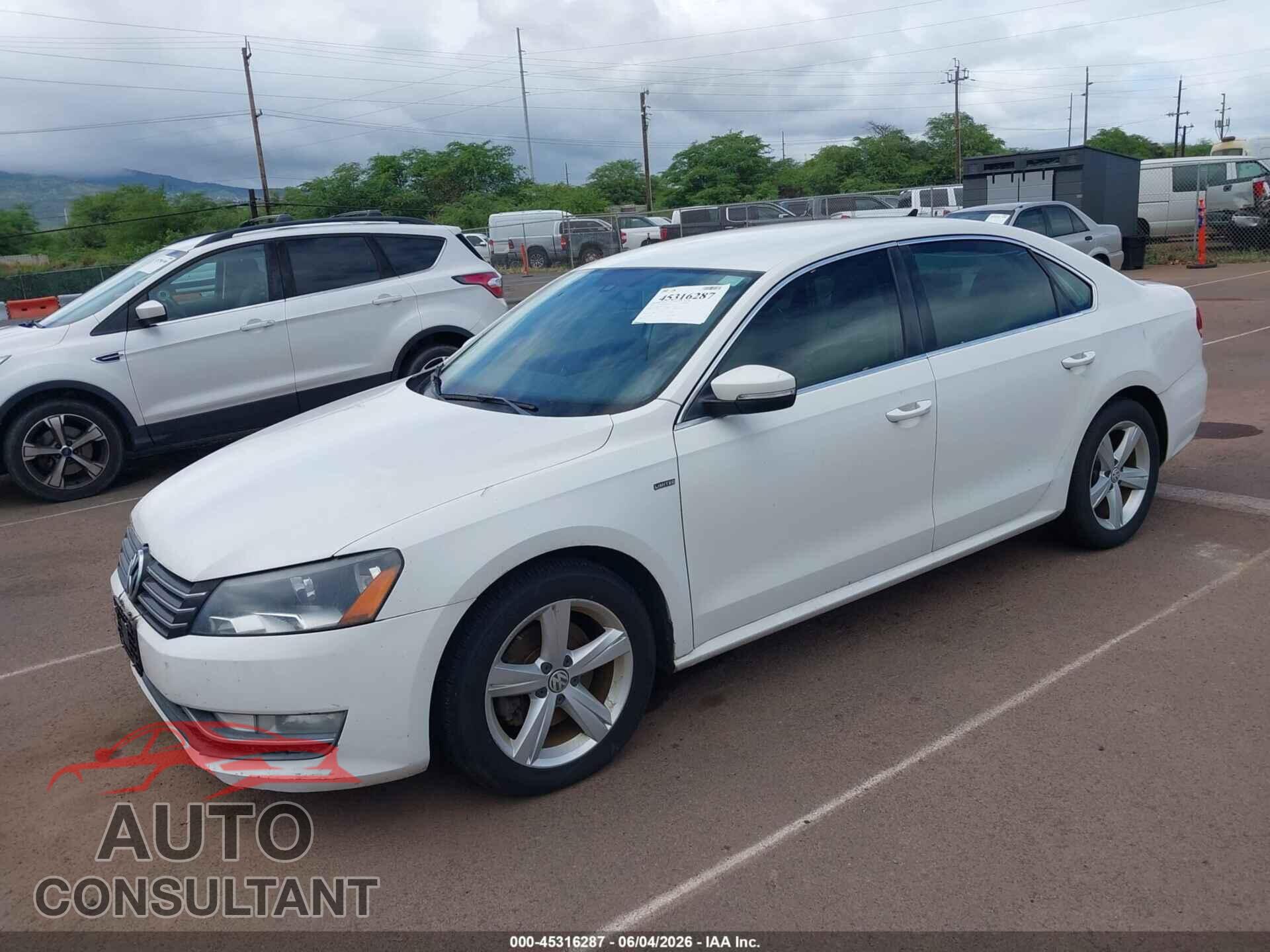 VOLKSWAGEN PASSAT 2015 - 1VWAT7A38FC109615