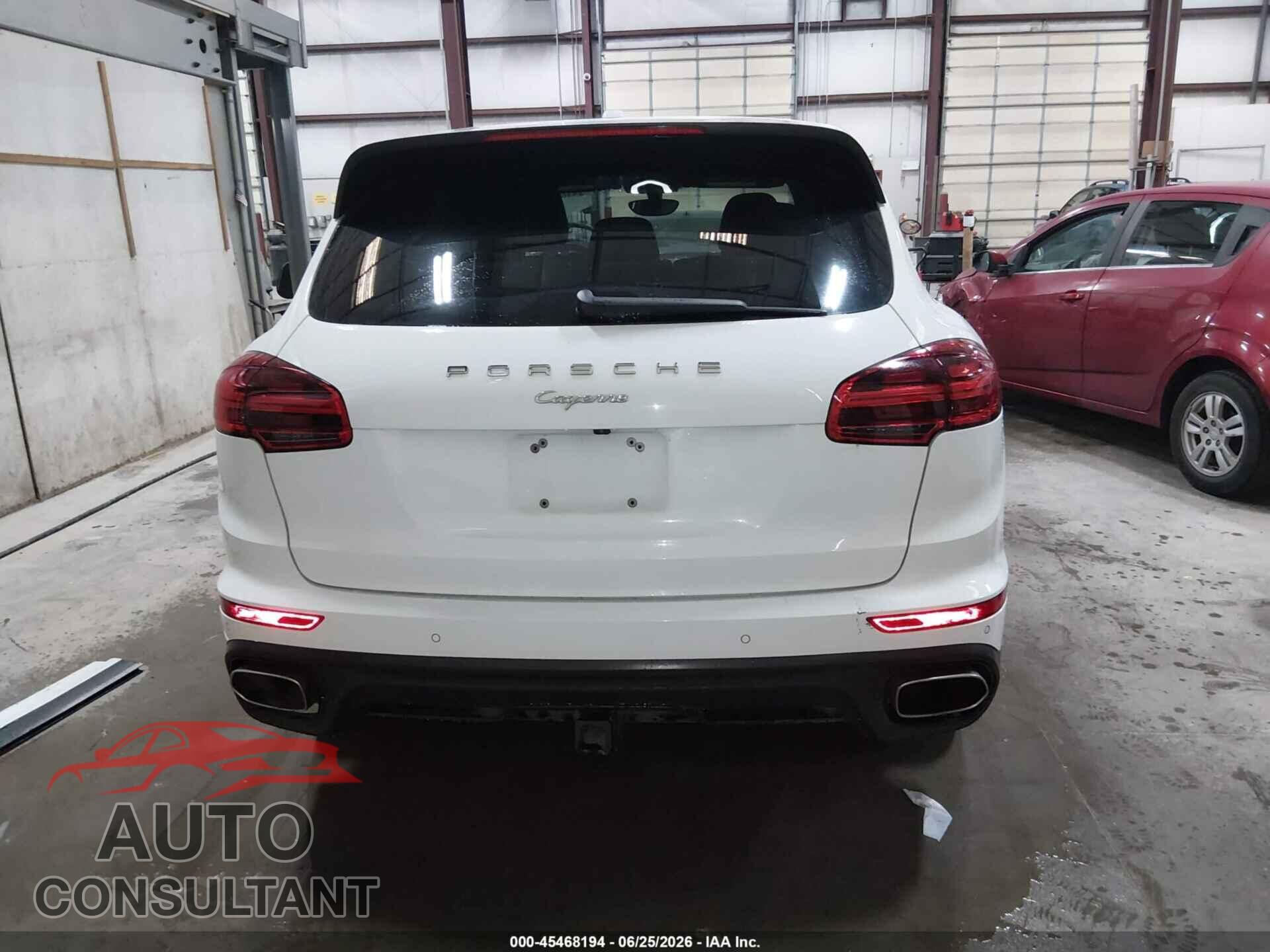 PORSCHE CAYENNE 2016 - WP1AA2A24GLA06579