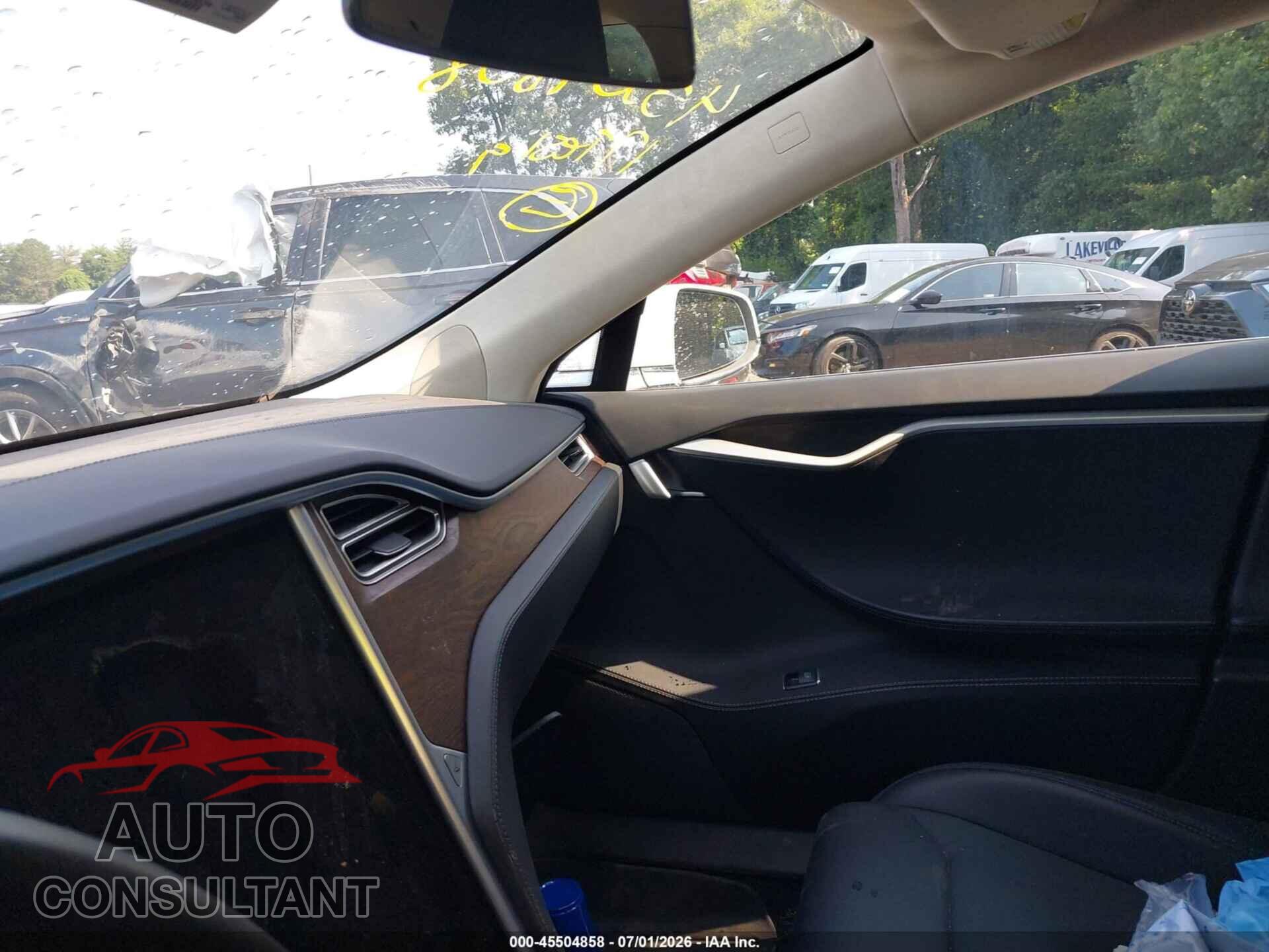 TESLA MODEL S 2017 - 5YJSA1E22HF215608