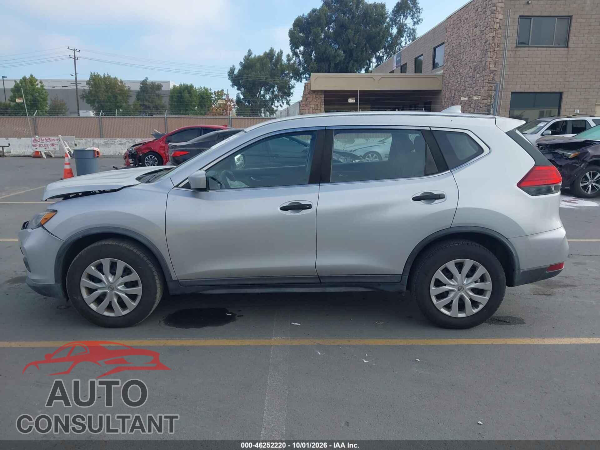 NISSAN ROGUE 2017 - KNMAT2MV4HP555565