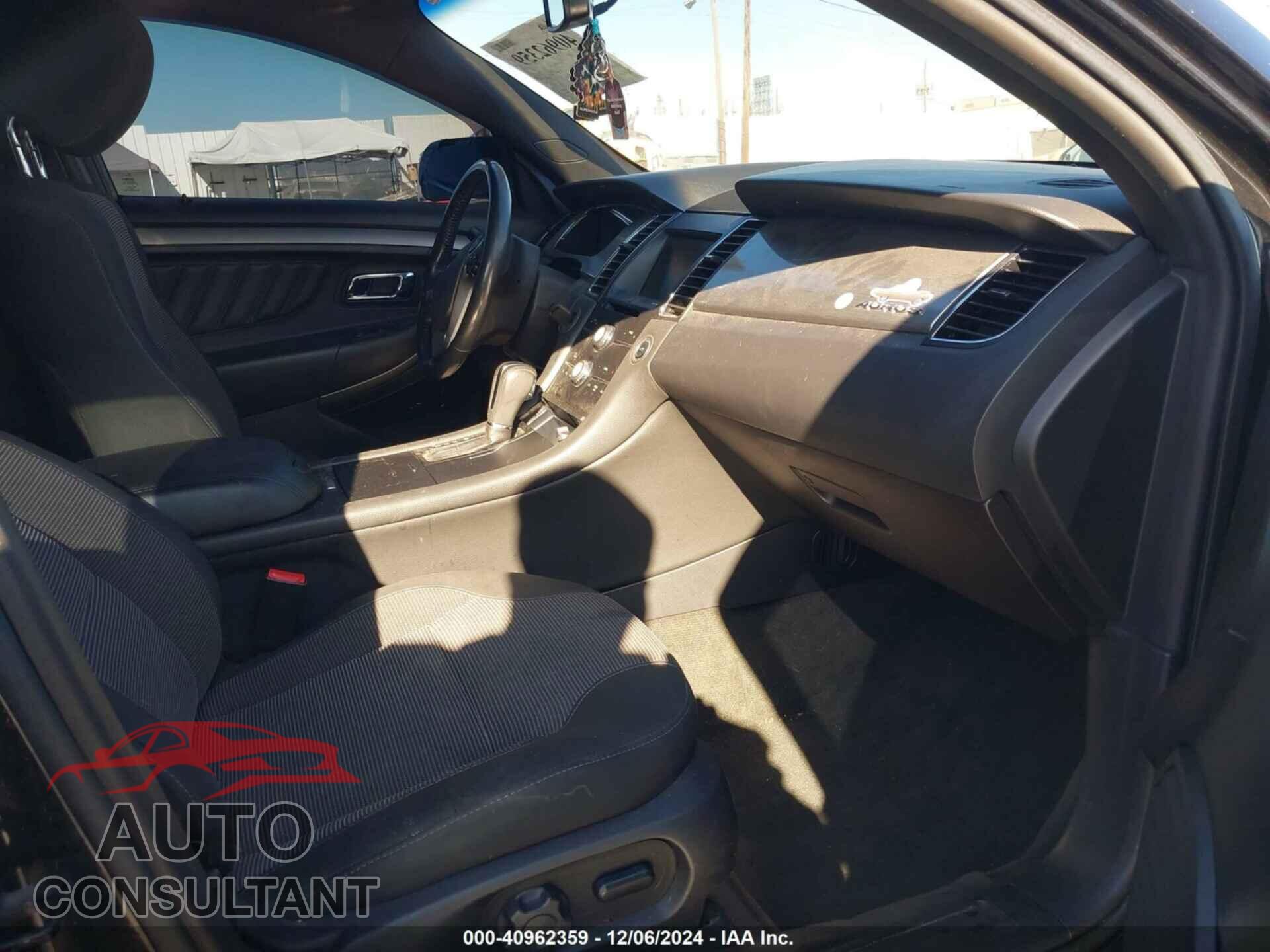 FORD TAURUS 2013 - 1FAHP2H82DG200031