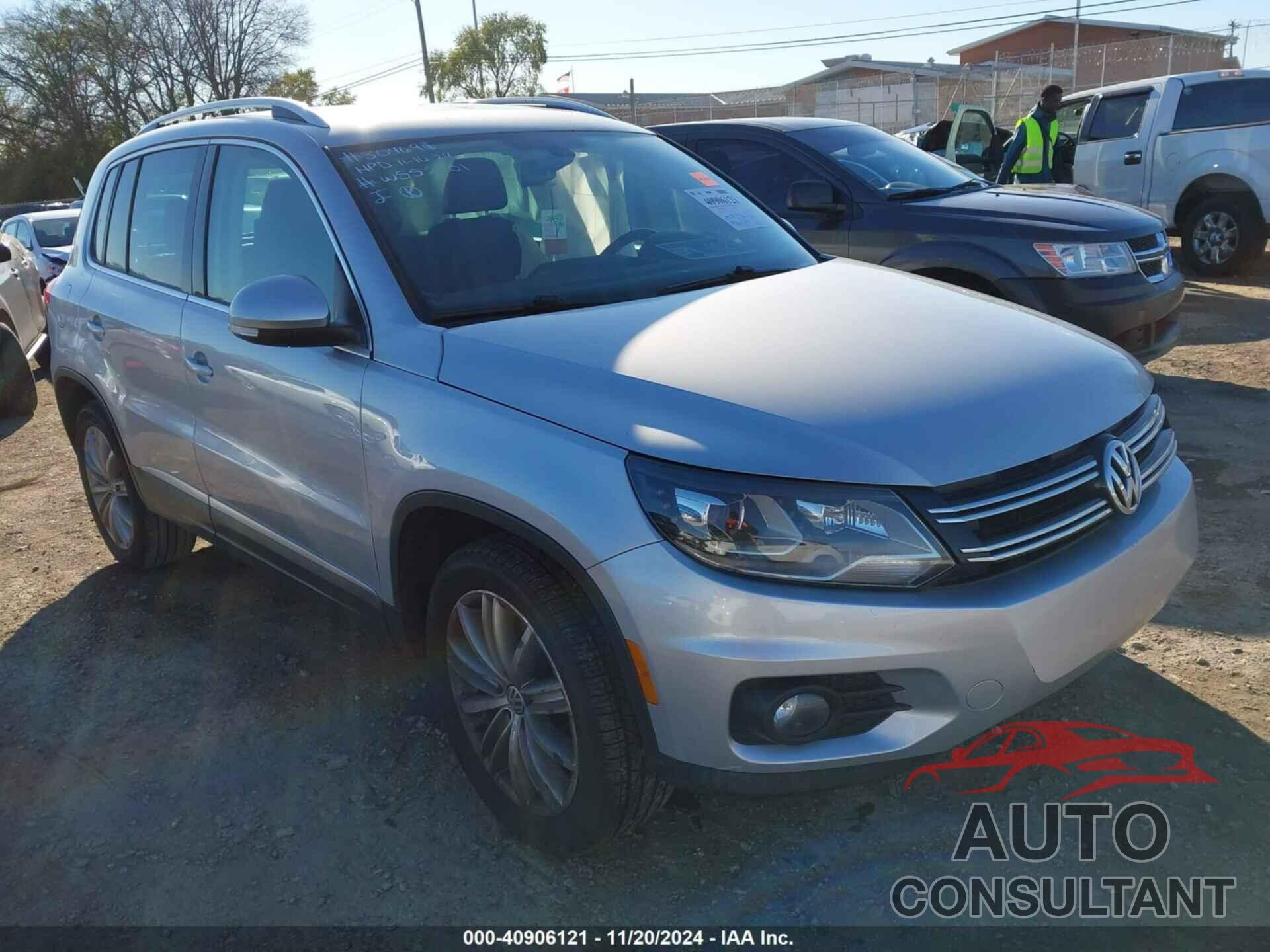 VOLKSWAGEN TIGUAN 2016 - WVGAV7AX8GW552701