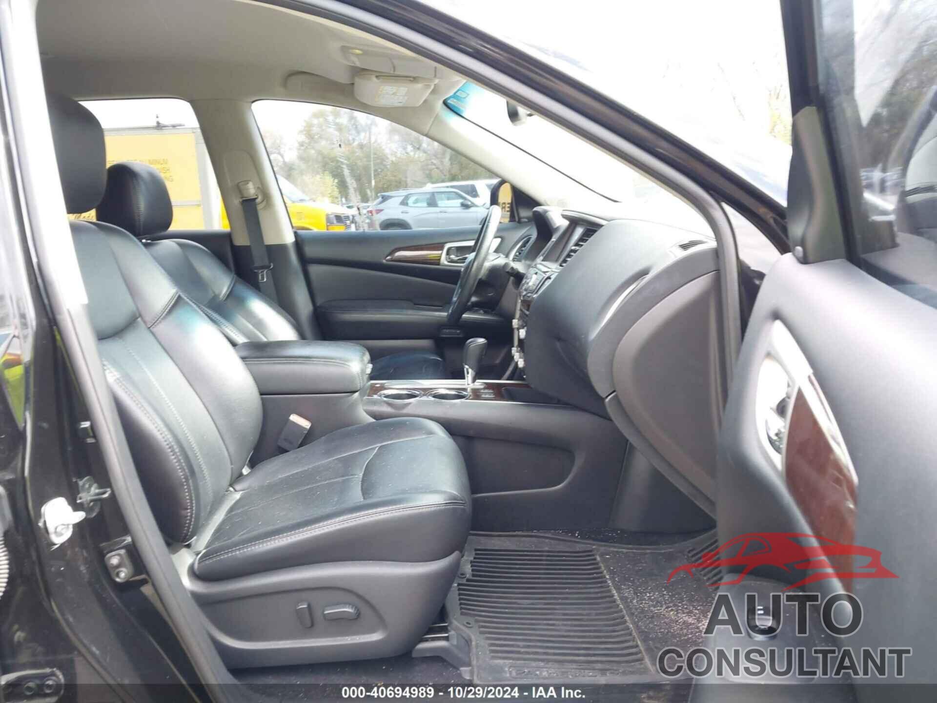 NISSAN PATHFINDER 2016 - 5N1AR2MN8GC601558