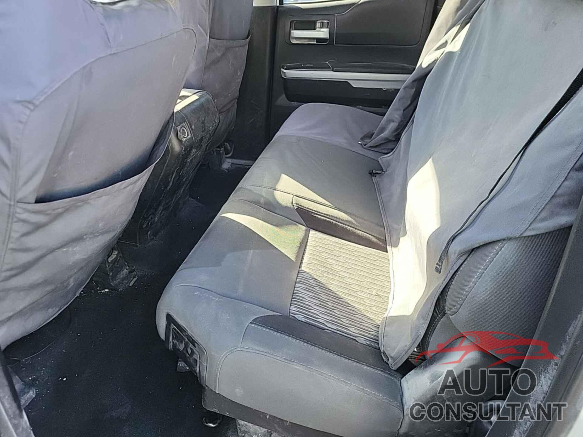 TOYOTA TUNDRA 2018 - 5TFUW5F15JX768403