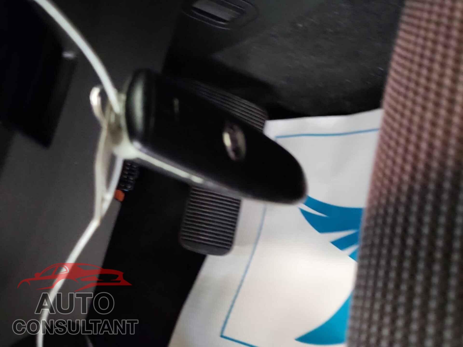 FORD TAURUS 2018 - 1FAHP2H83JG116036