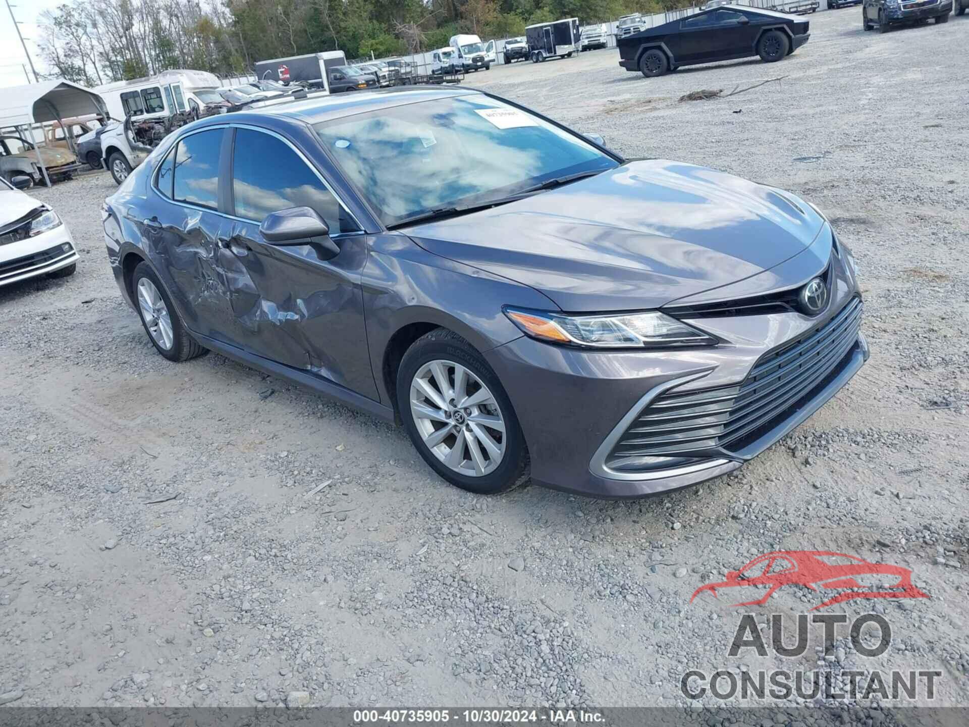 TOYOTA CAMRY 2022 - 4T1C11AK4NU660618
