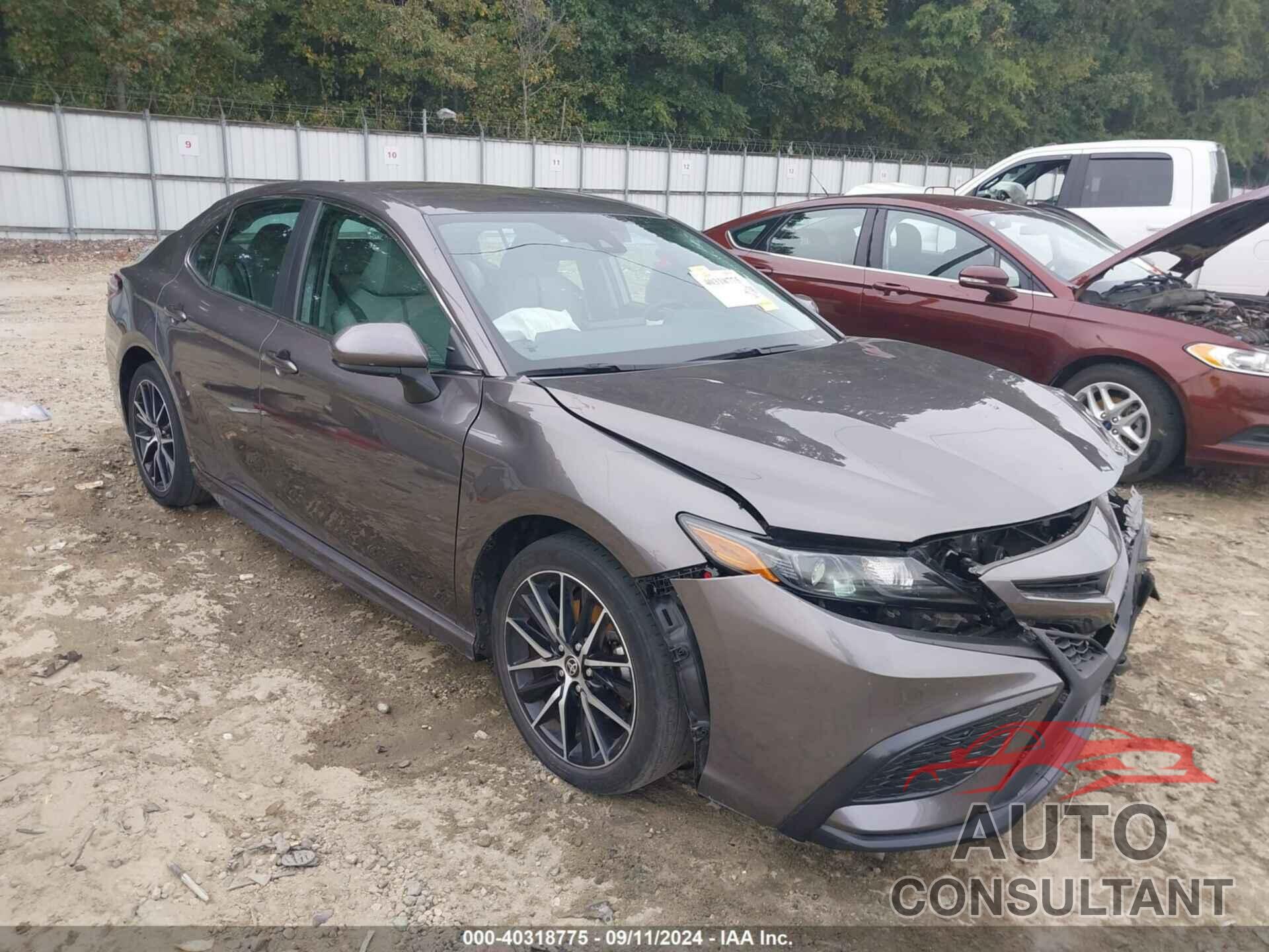 TOYOTA CAMRY 2021 - 4T1G11AK0MU529489