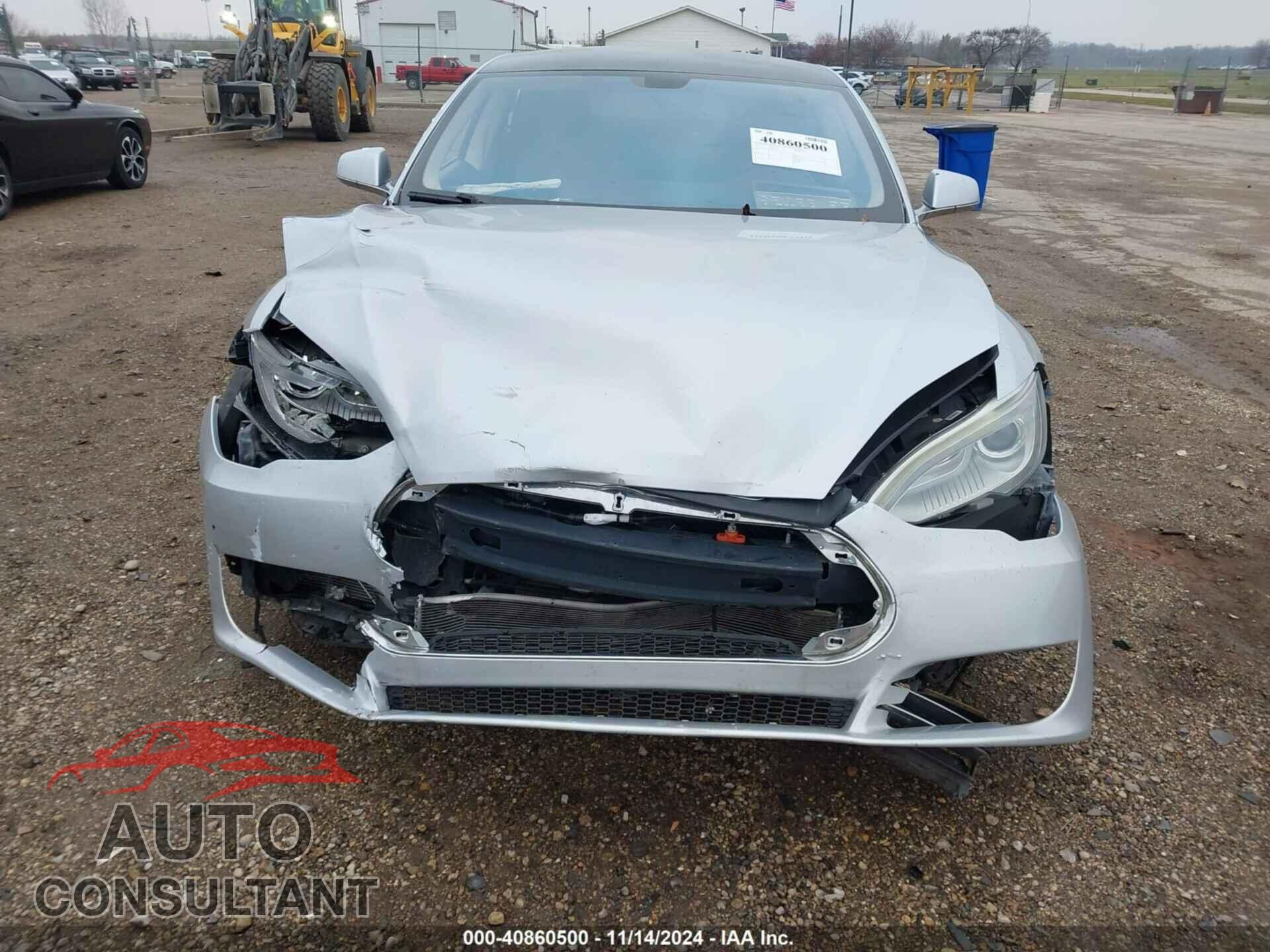 TESLA MODEL S 2013 - 5YJSA1CG3DFP09551