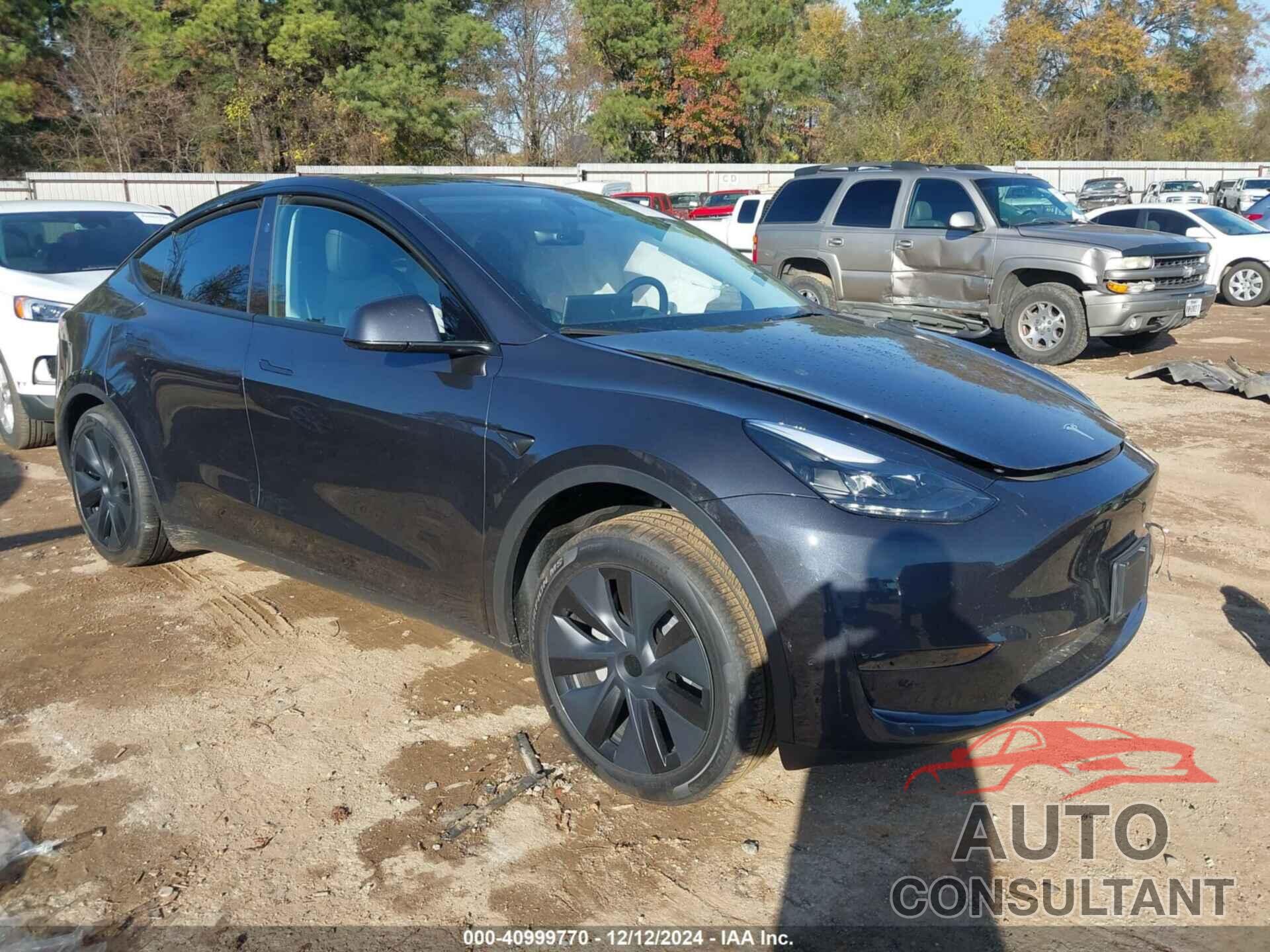 TESLA MODEL Y 2024 - 7SAYGDED3RA304827