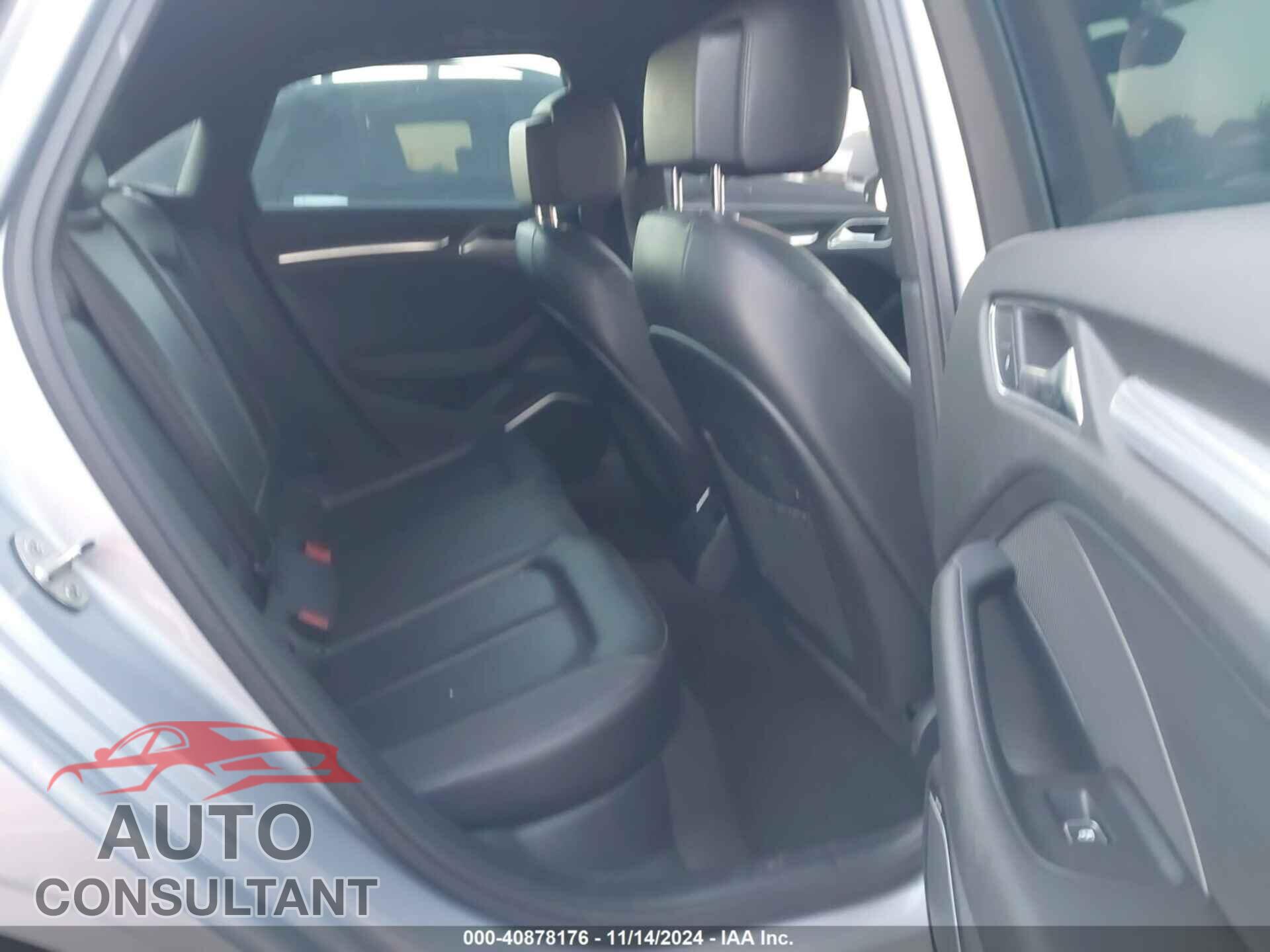 AUDI A3 2018 - WAUGUGFF2J1023165
