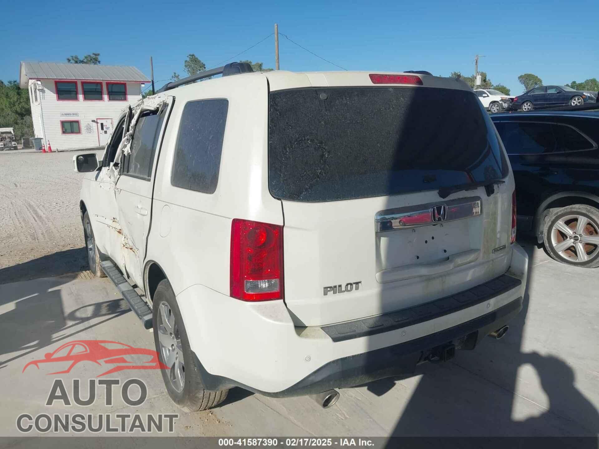 HONDA PILOT 2015 - 5FNYF3H98FB017564