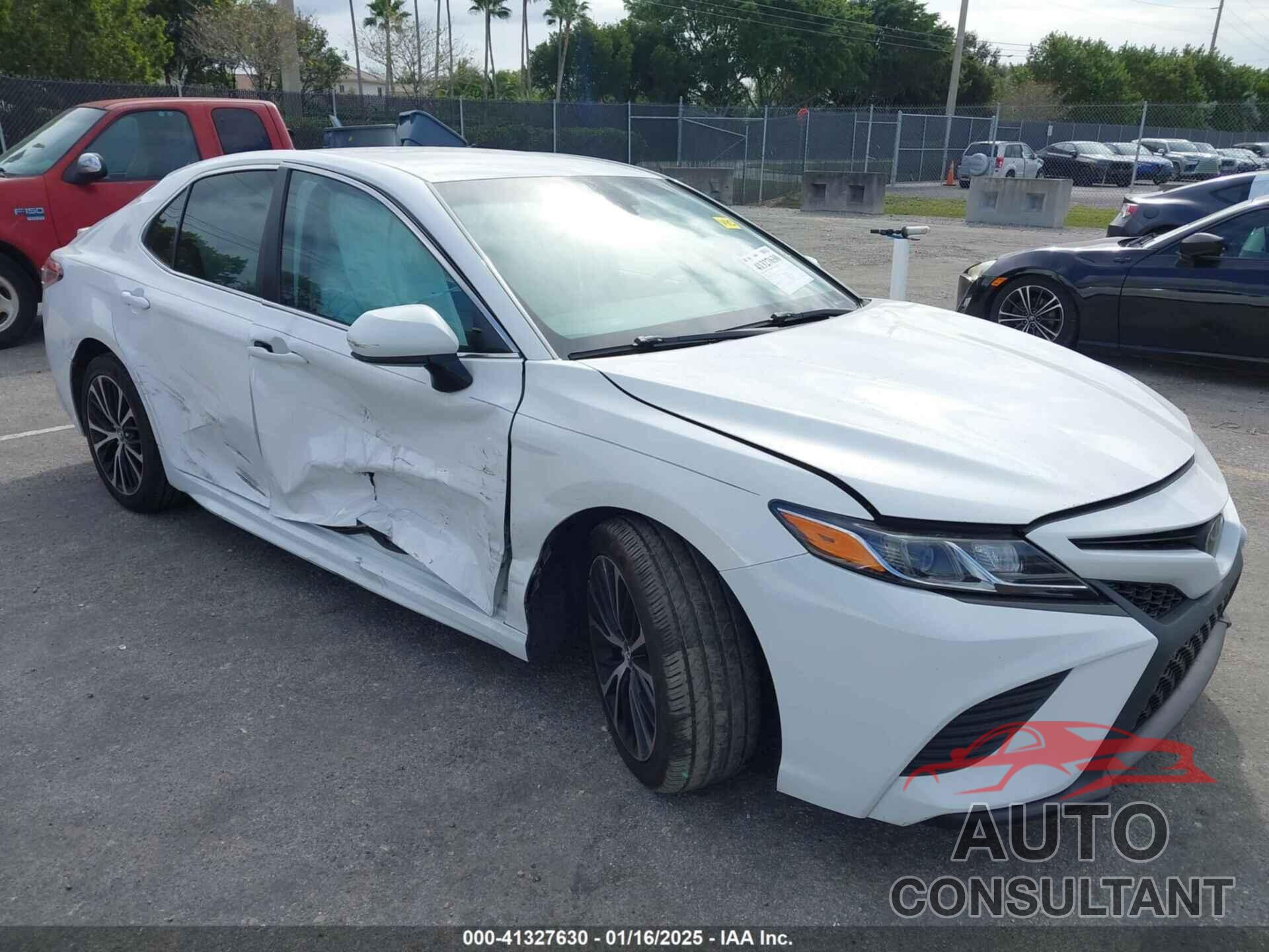 TOYOTA CAMRY 2018 - 4T1B11HK5JU652765