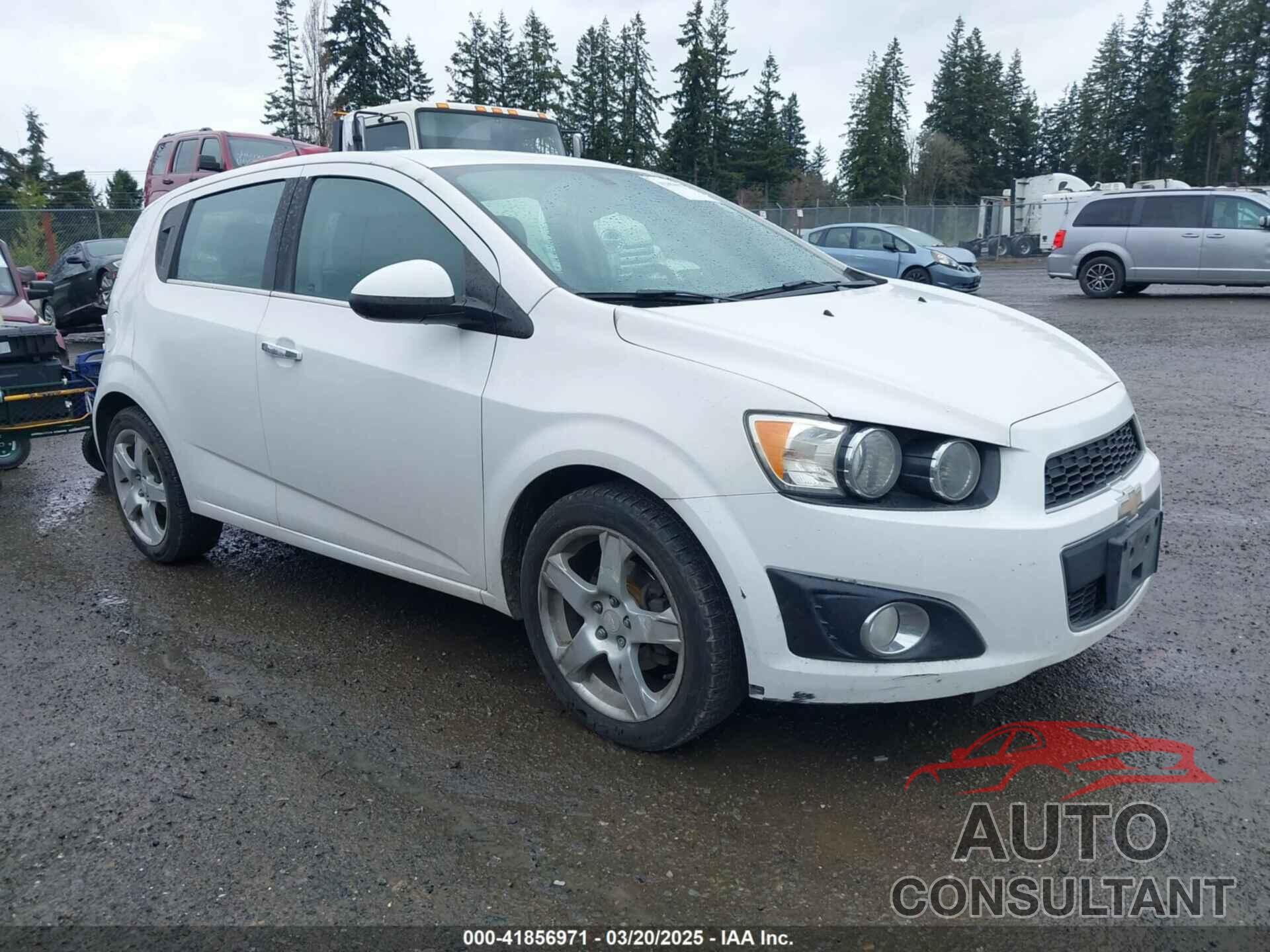CHEVROLET SONIC 2014 - 1G1JE6SB6E4201966