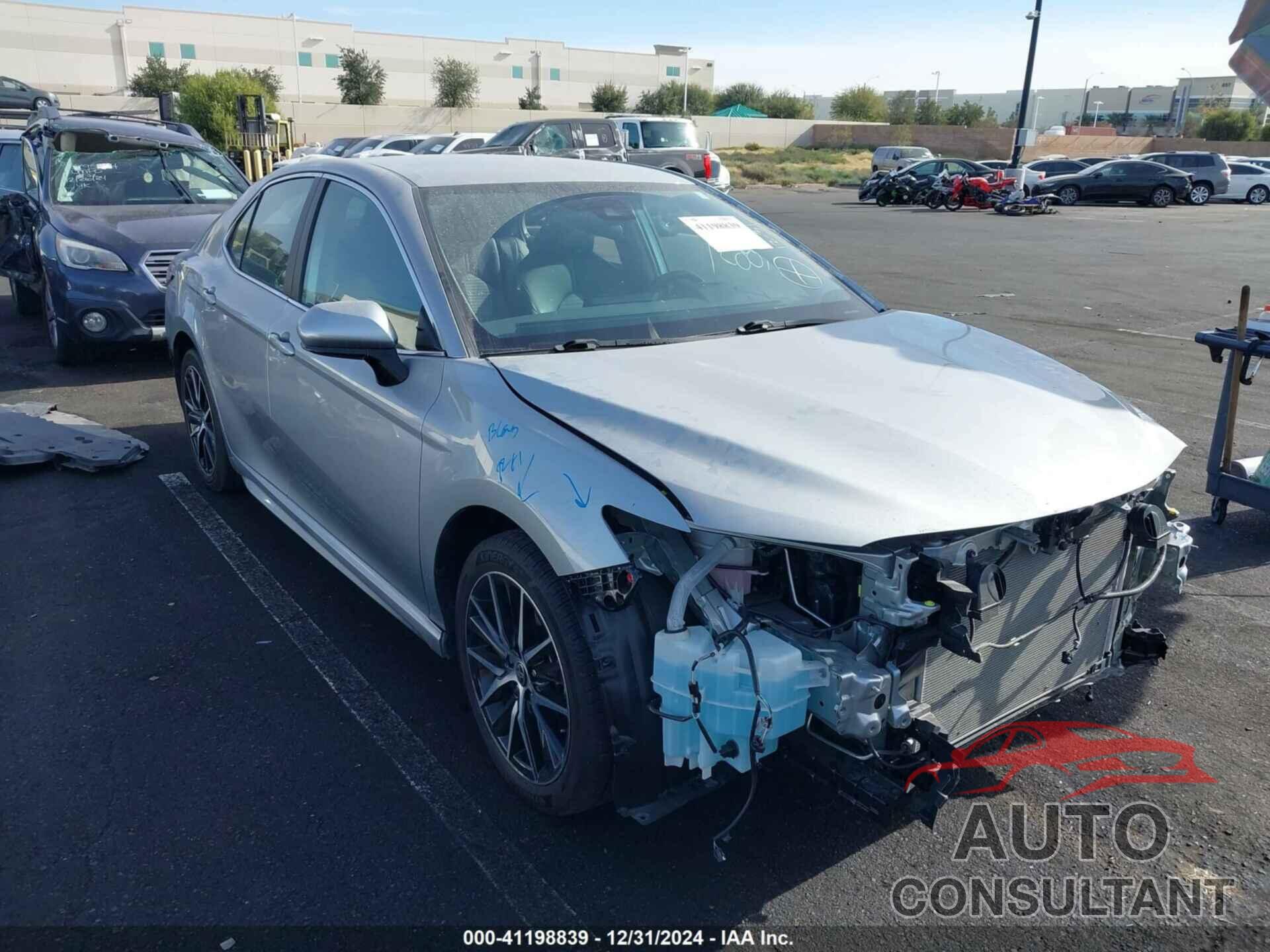 TOYOTA CAMRY 2021 - 4T1G11AKXMU425270