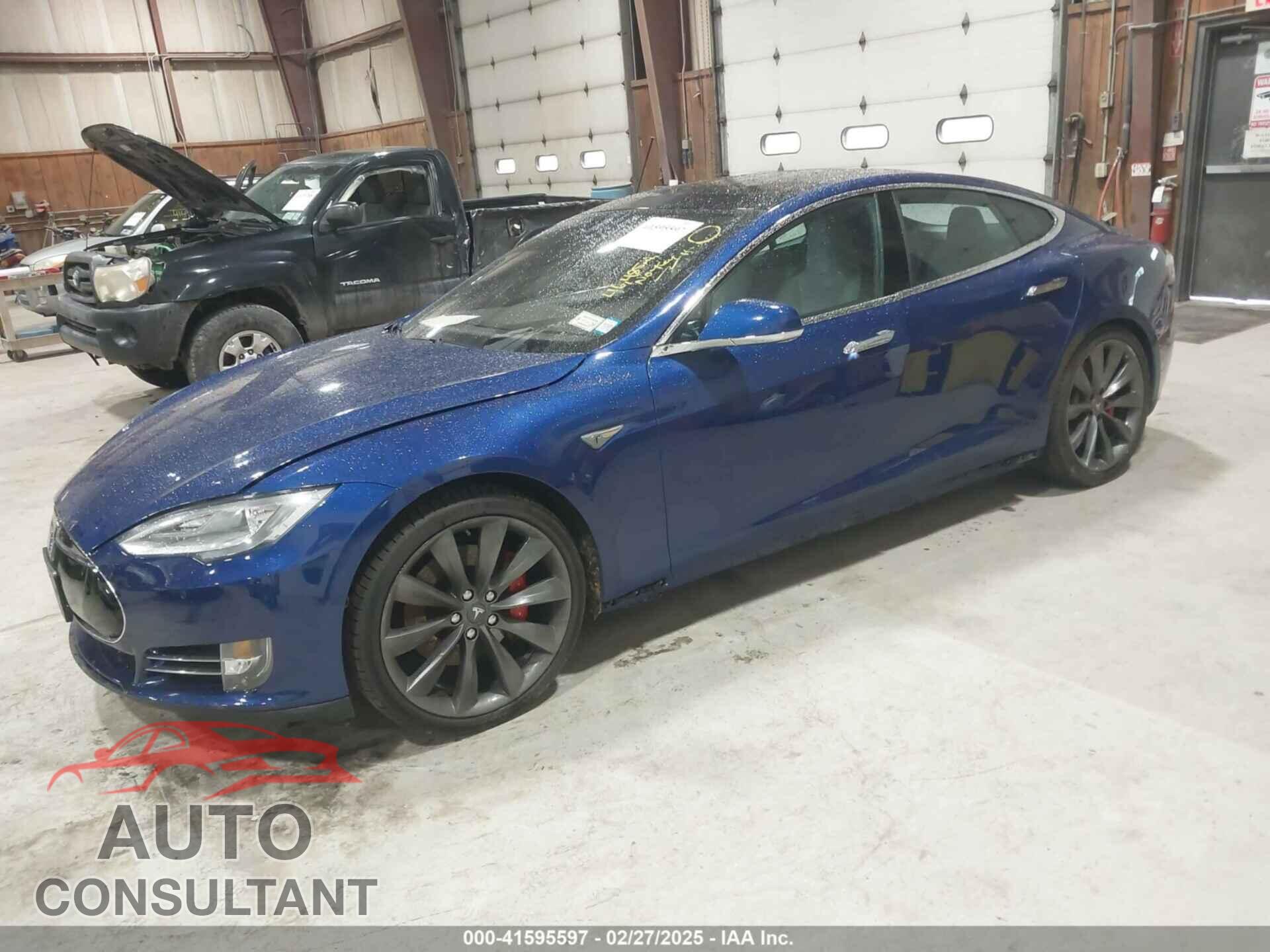 TESLA MODEL S 2015 - 5YJSA1E44FF105819