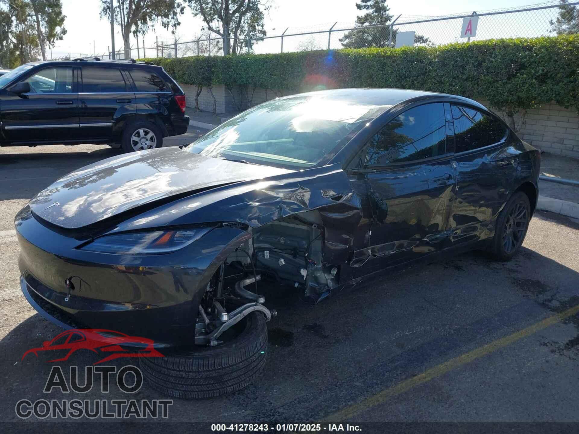 TESLA MODEL 3 2024 - 5YJ3E1EA0RF718703