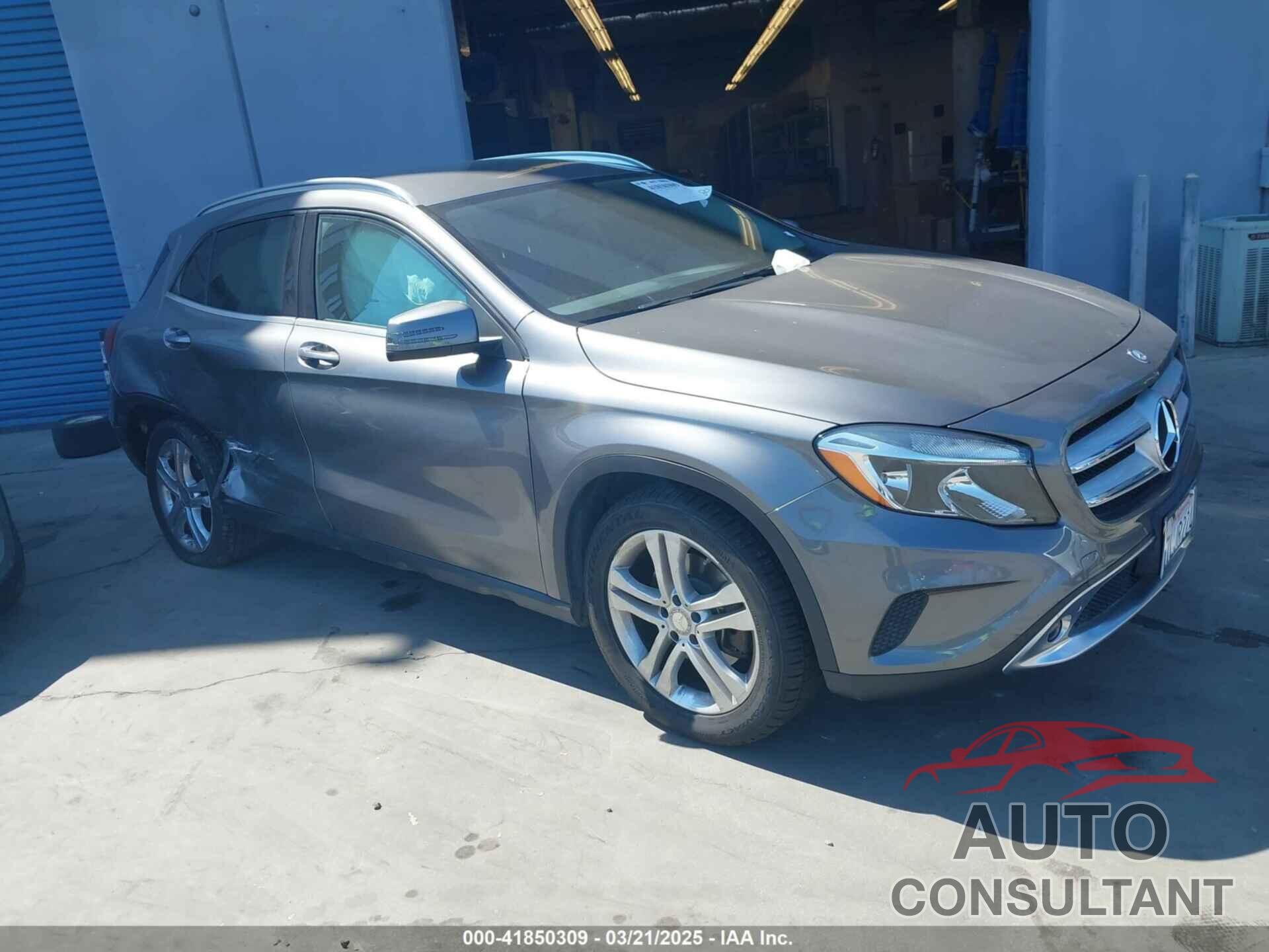 MERCEDES-BENZ GLA 250 2015 - WDCTG4EB5FJ134607
