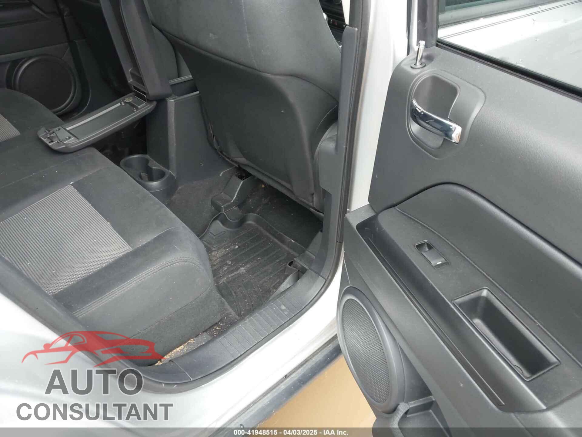 JEEP COMPASS 2011 - 1J4NF1FB6BD283741