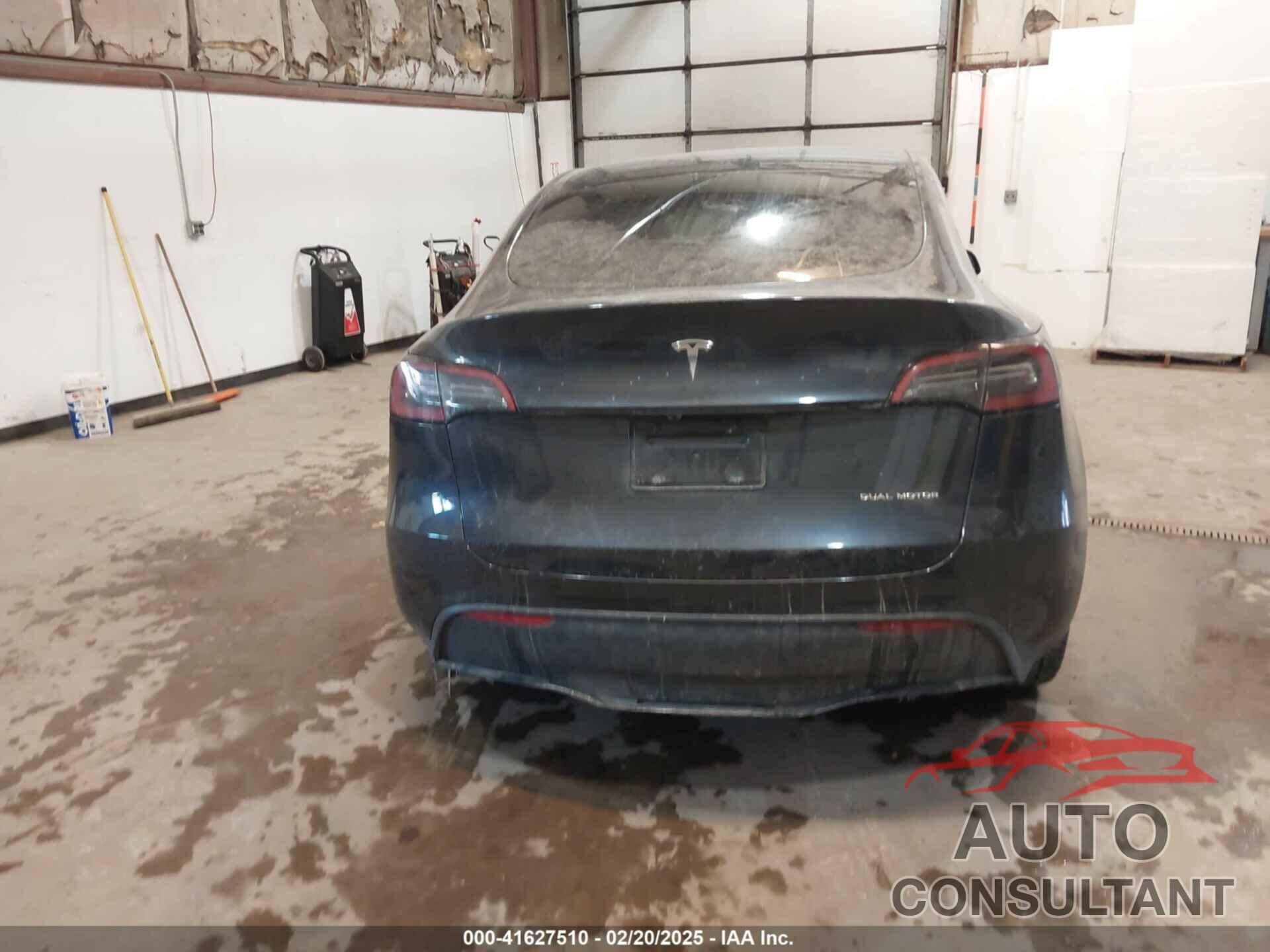 TESLA MODEL Y 2024 - 7SAYGDEE0RA282634