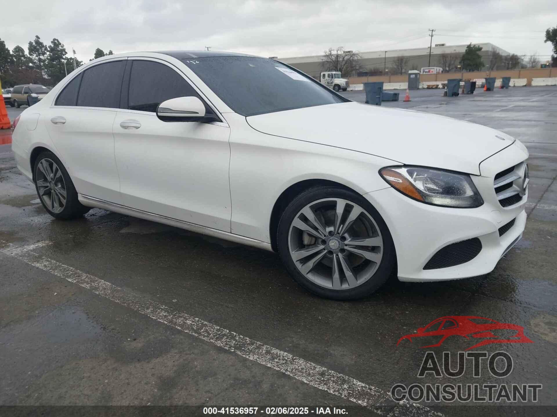 MERCEDES-BENZ C 300 2016 - 55SWF4JB2GU130243
