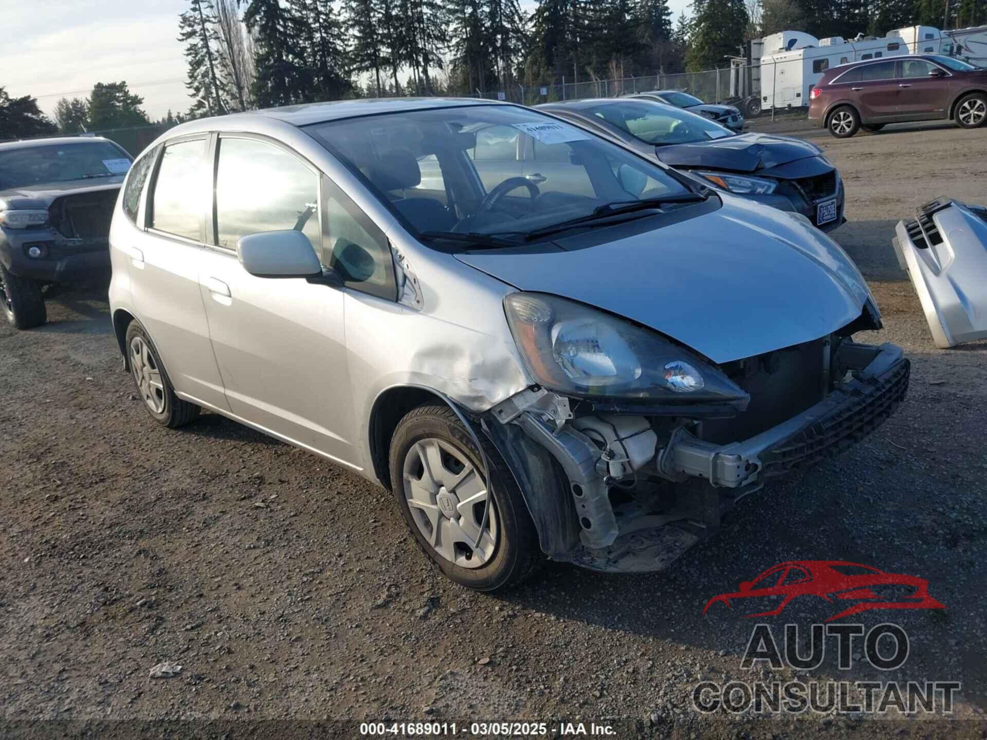 HONDA FIT 2013 - JHMGE8H32DC078909