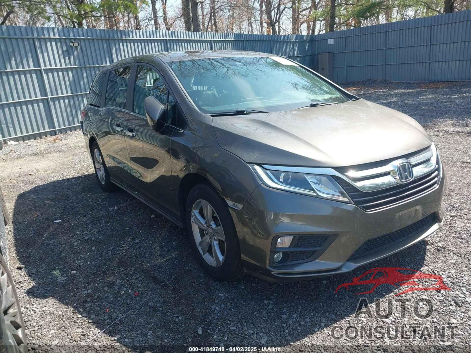 HONDA ODYSSEY 2018 - 5FNRL6H75JB077260