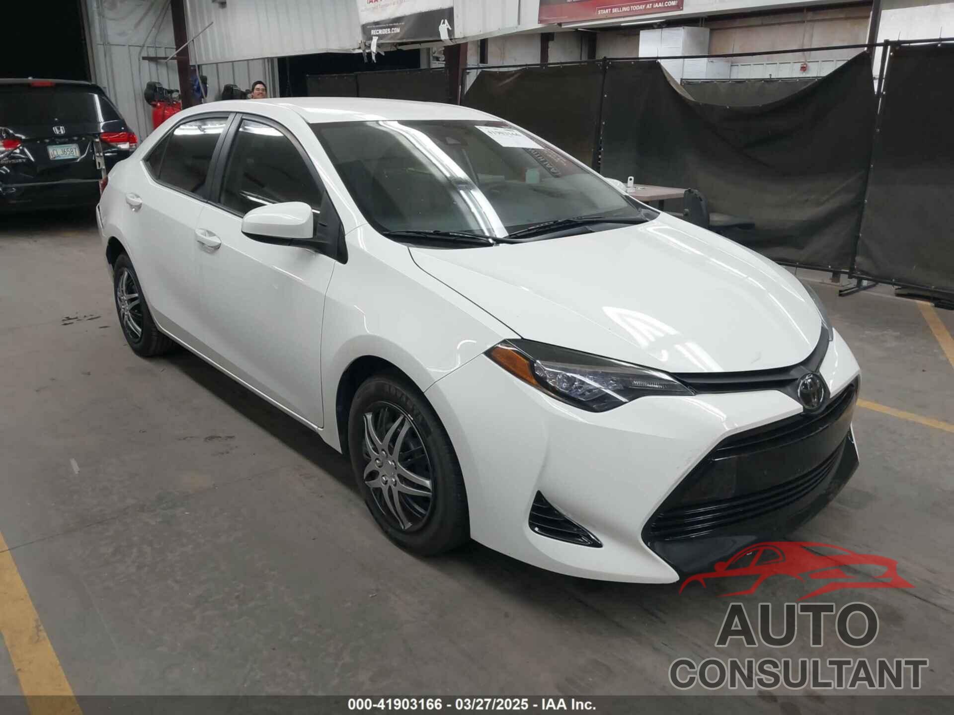 TOYOTA COROLLA 2018 - 2T1BURHE8JC059404
