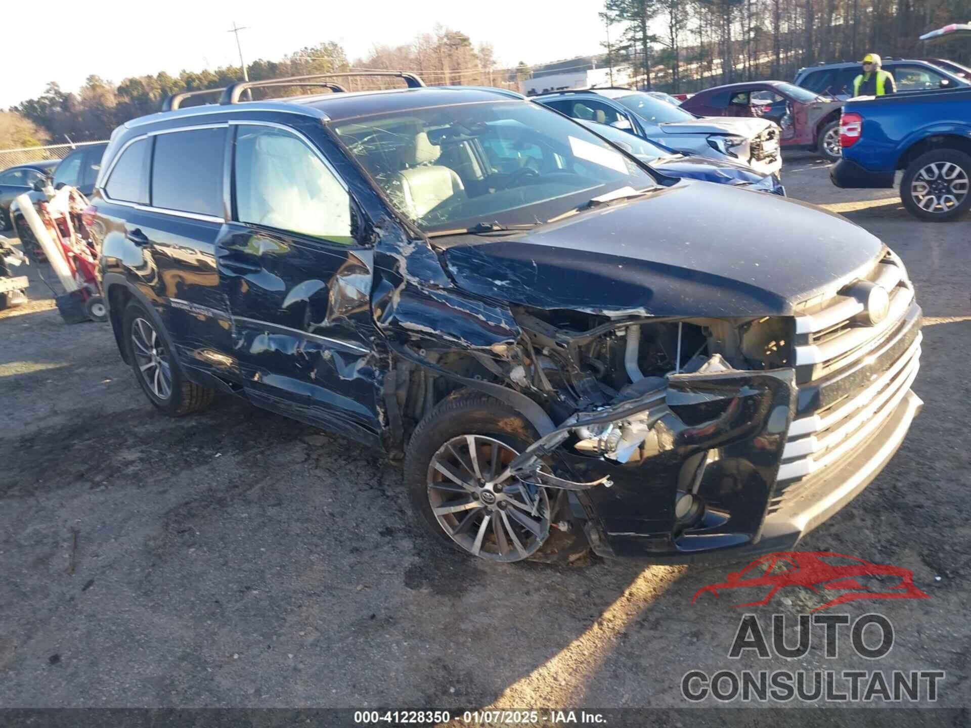 TOYOTA HIGHLANDER 2018 - 5TDJZRFH9JS856035