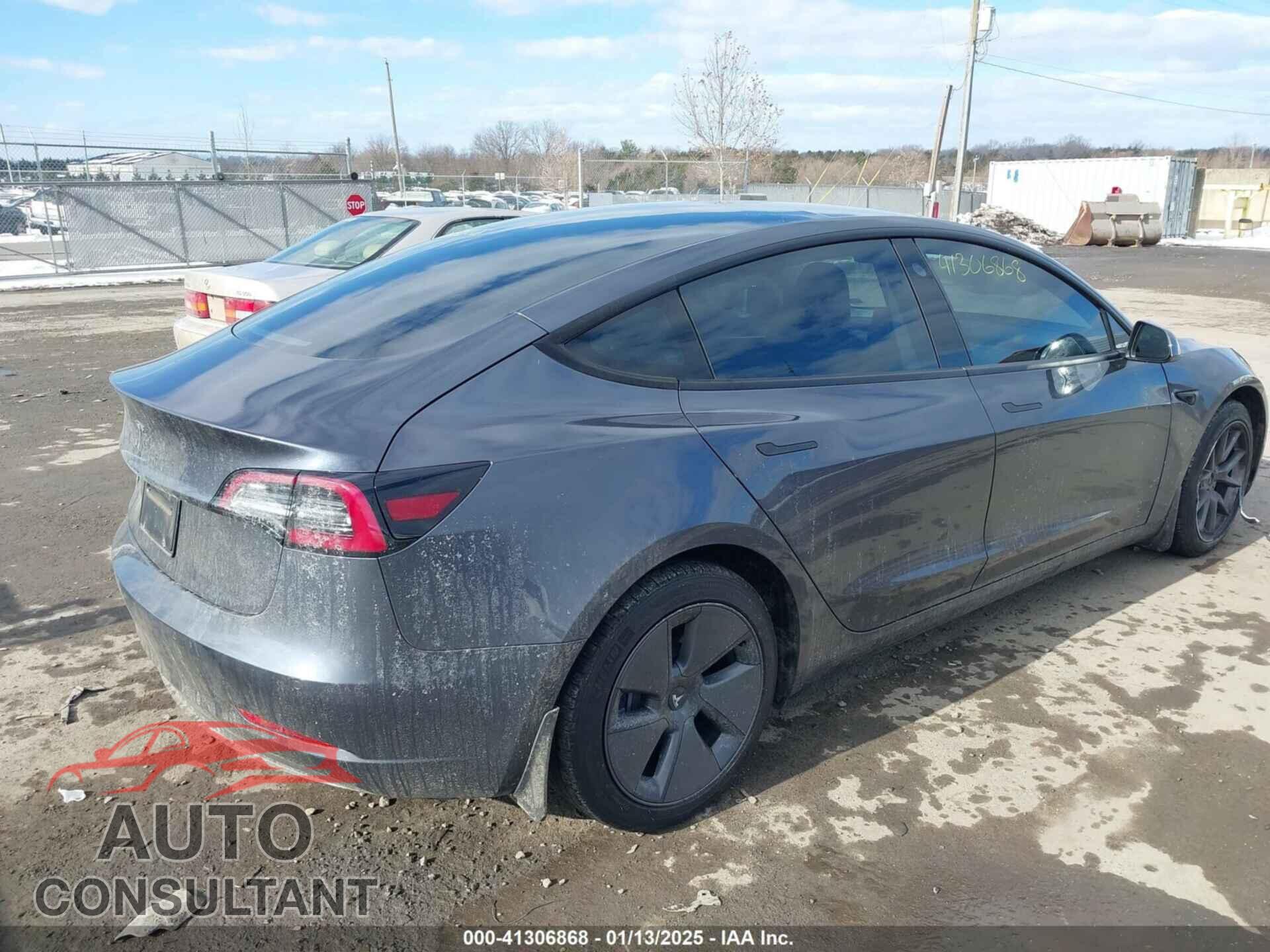 TESLA MODEL 3 2022 - 5YJ3E1EA8NF337191
