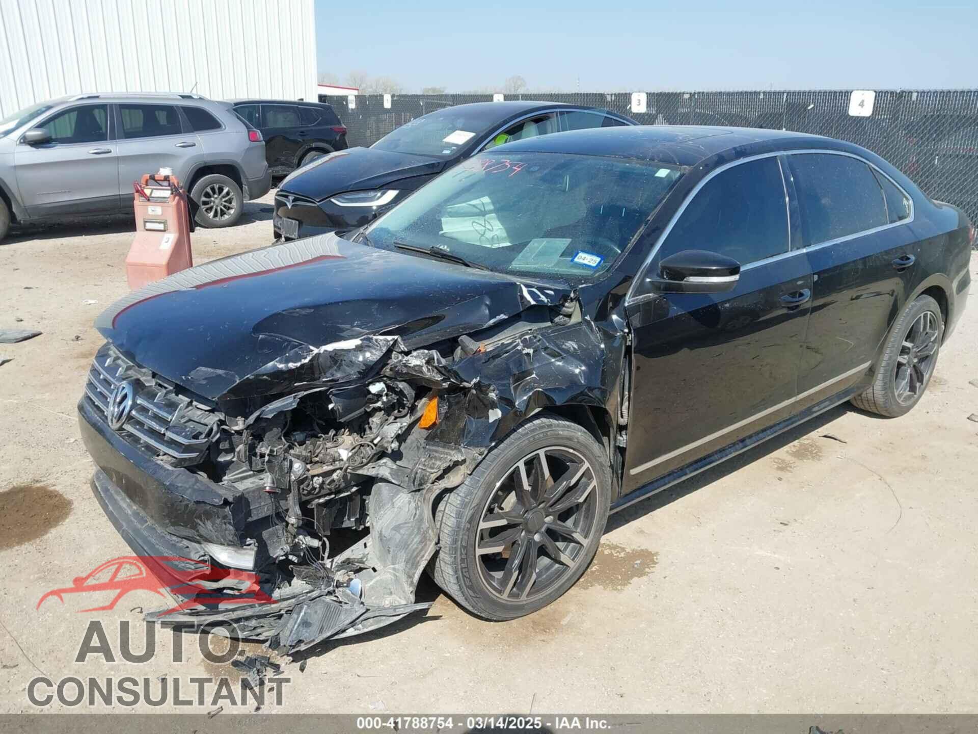VOLKSWAGEN PASSAT 2015 - 1VWCV7A30FC024271