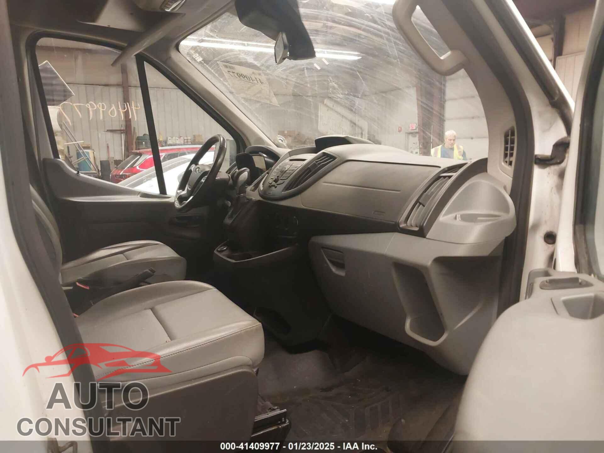 FORD TRANSIT-150 2017 - 1FTYE1CM3HKB18682