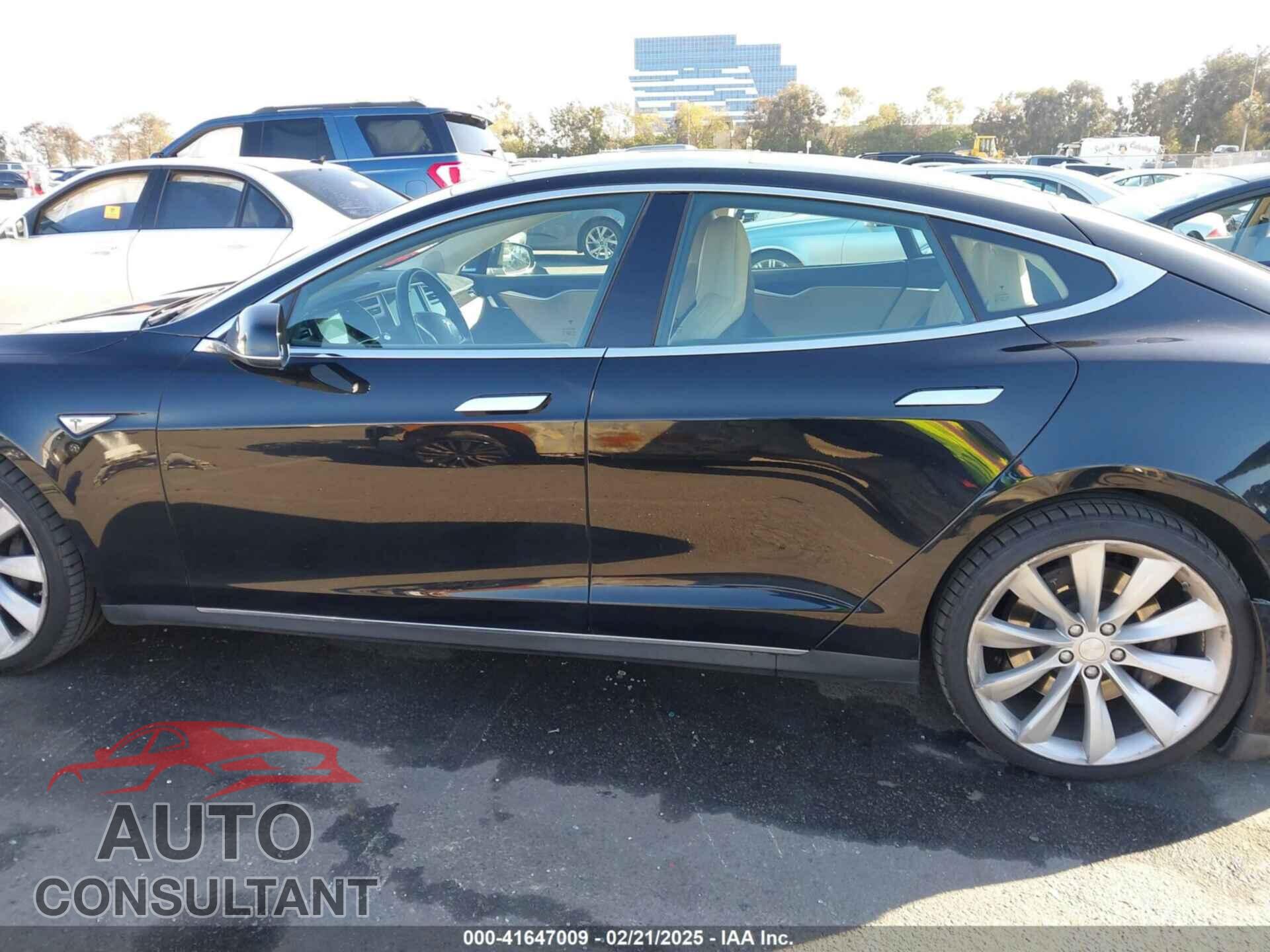 TESLA MODEL S 2015 - 5YJSA1E26FF109238