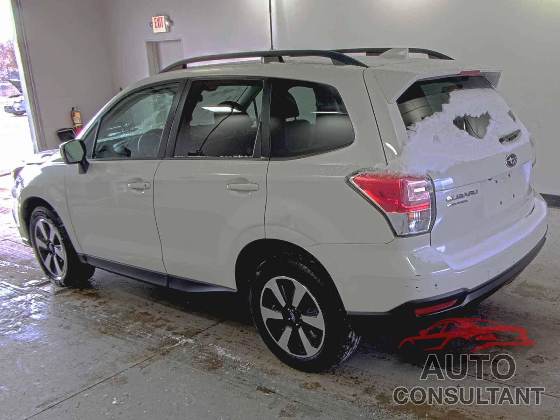 SUBARU FORESTER 2018 - JF2SJAGC1JH587776