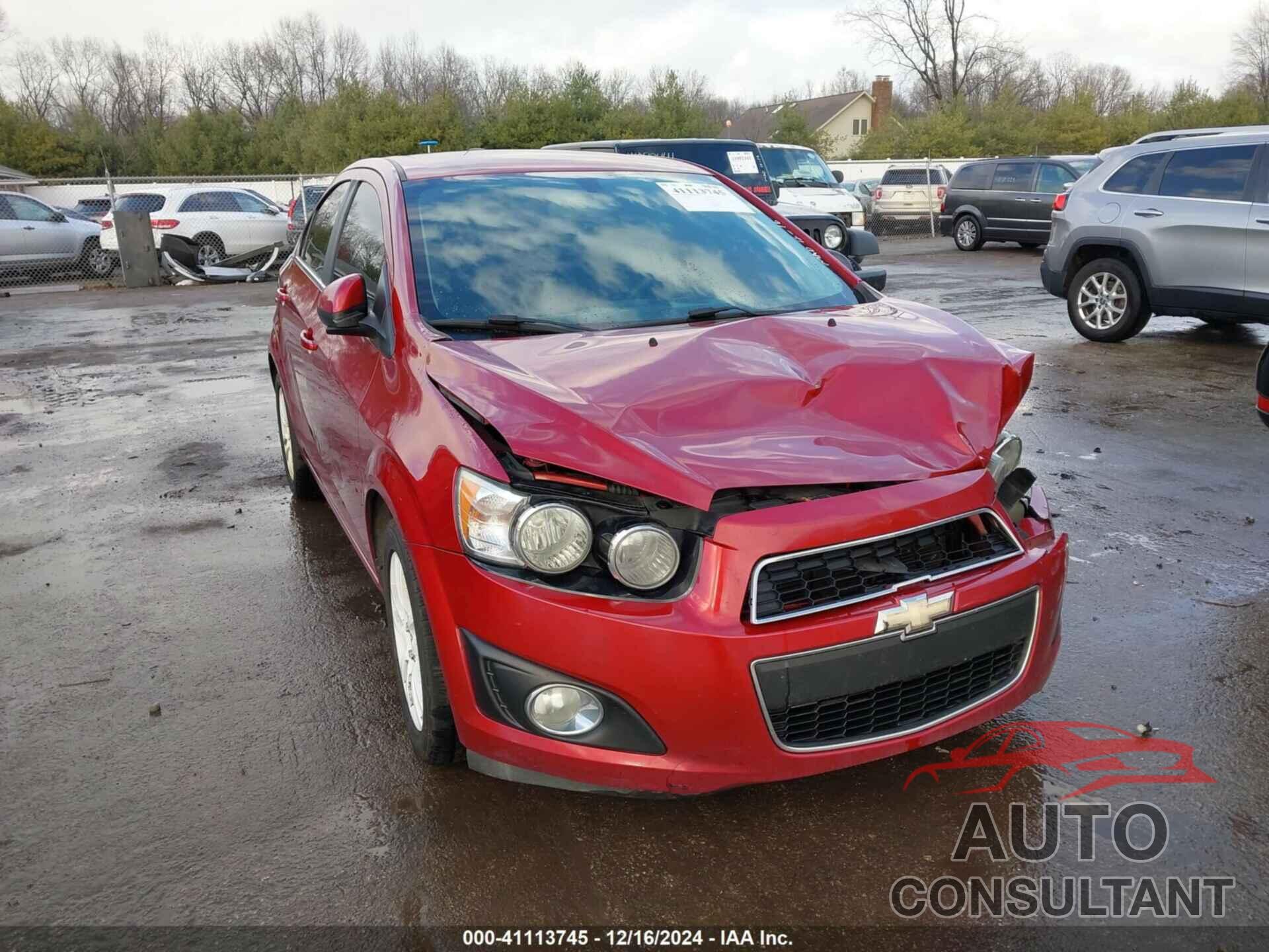 CHEVROLET SONIC 2015 - 1G1JC5SH0F4151023