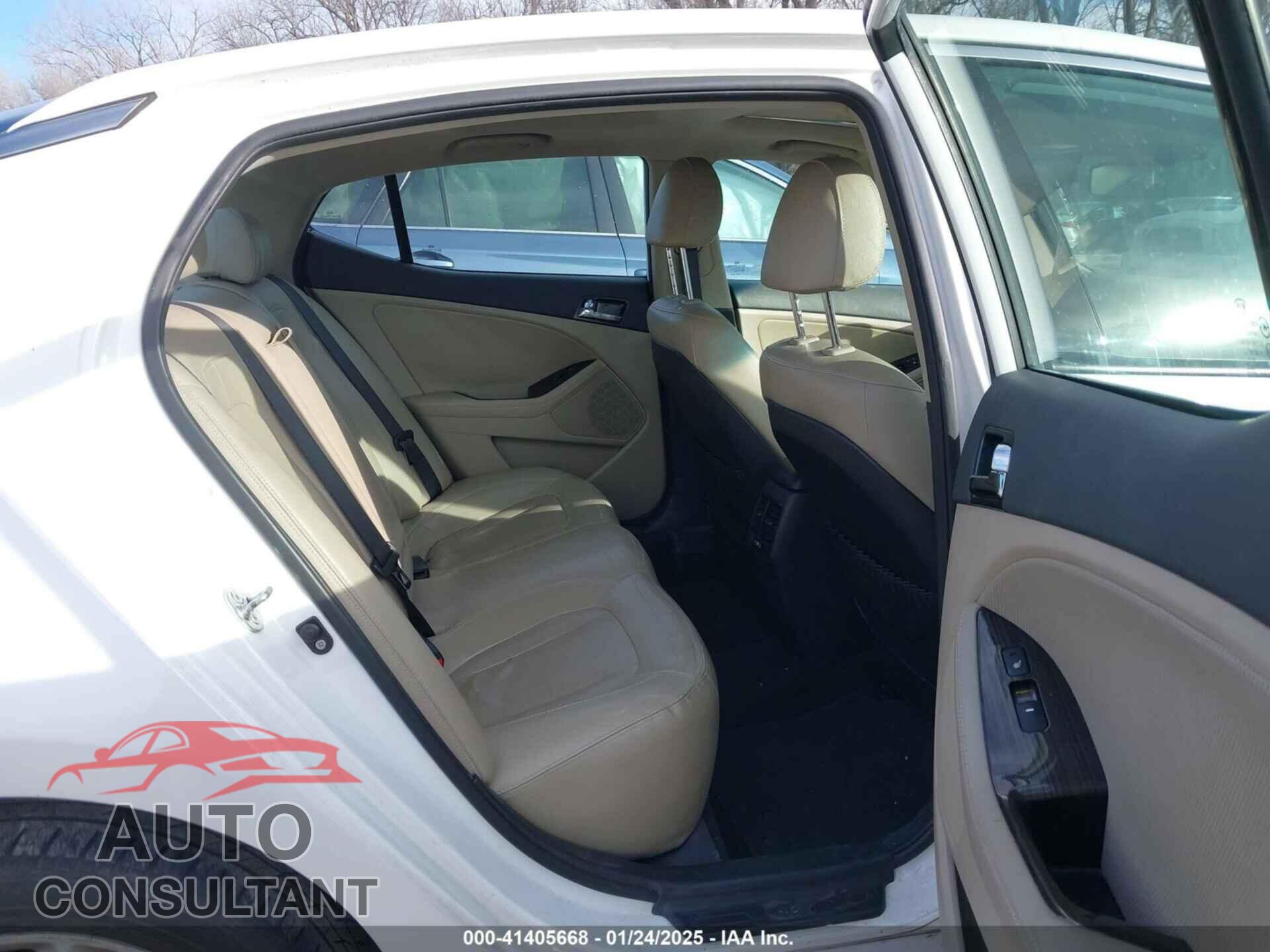 KIA OPTIMA 2011 - KNAGN4A78B5100367