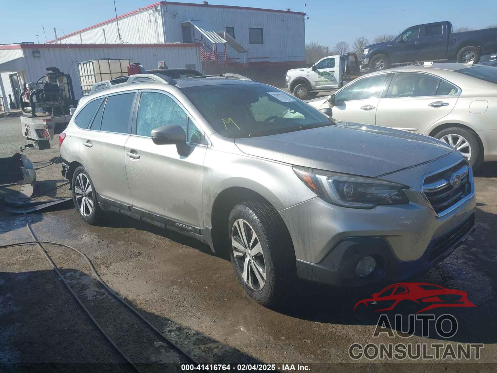 SUBARU OUTBACK 2018 - 4S4BSENC4J3214309