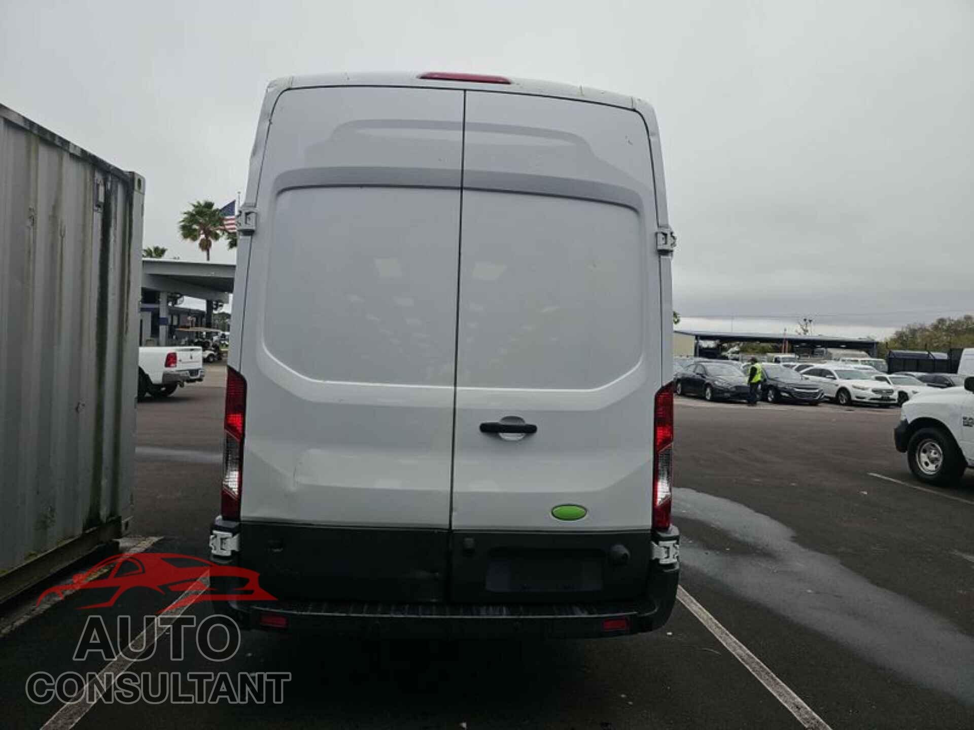 FORD TRANSIT 2017 - 1FTYR3XM5HKA61380