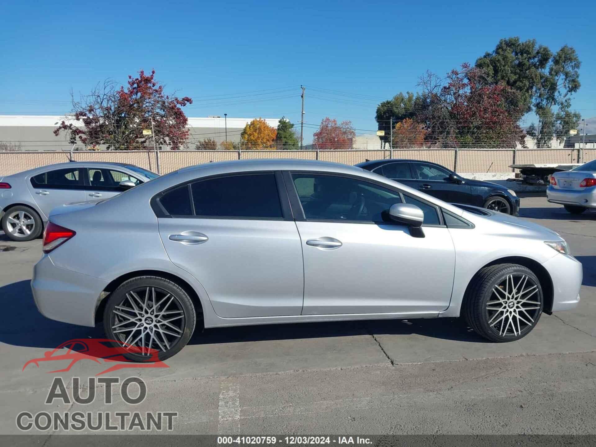 HONDA CIVIC 2015 - 2HGFB2E50FH519799