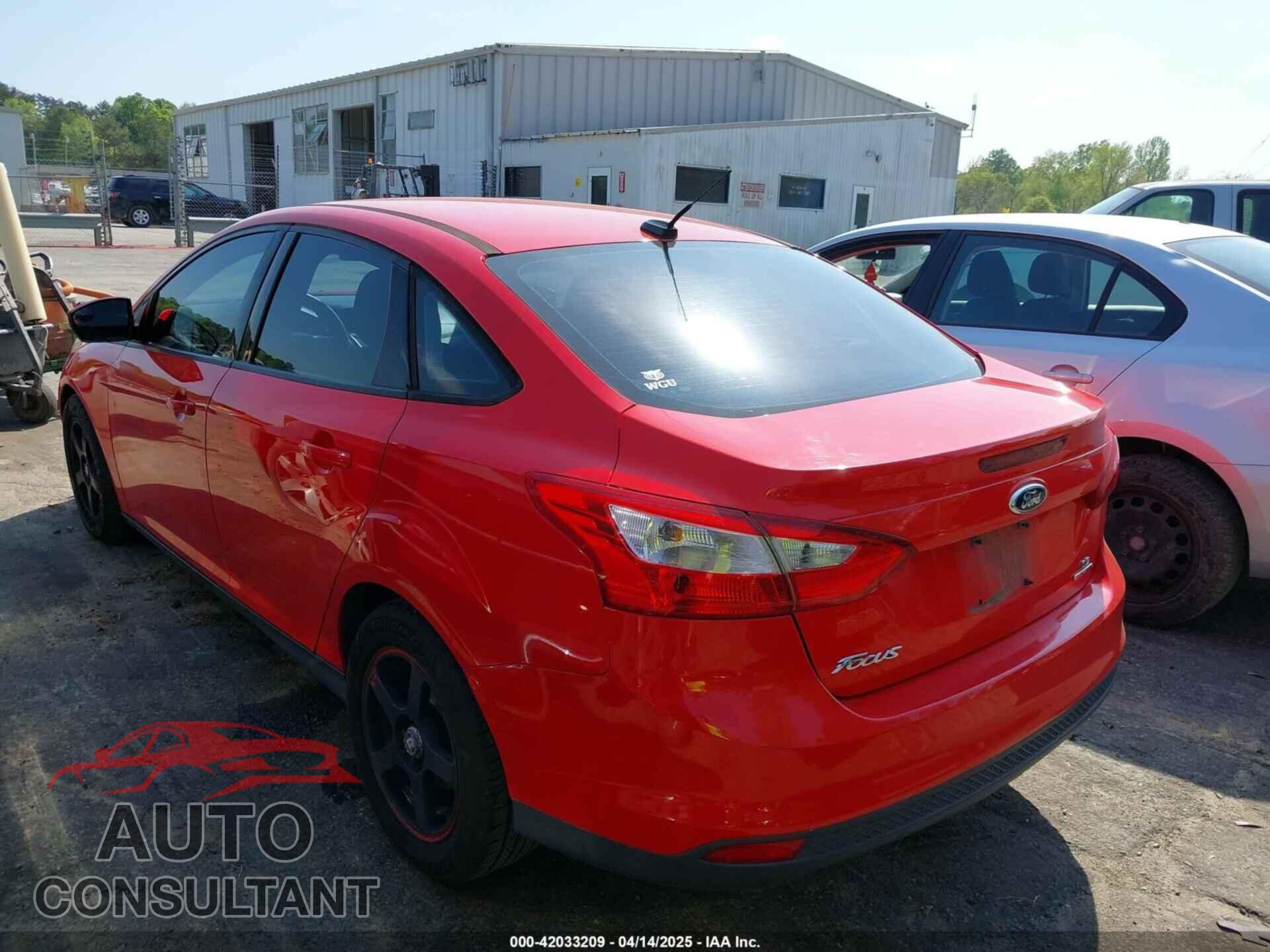 FORD FOCUS 2014 - 1FADP3F26EL284012