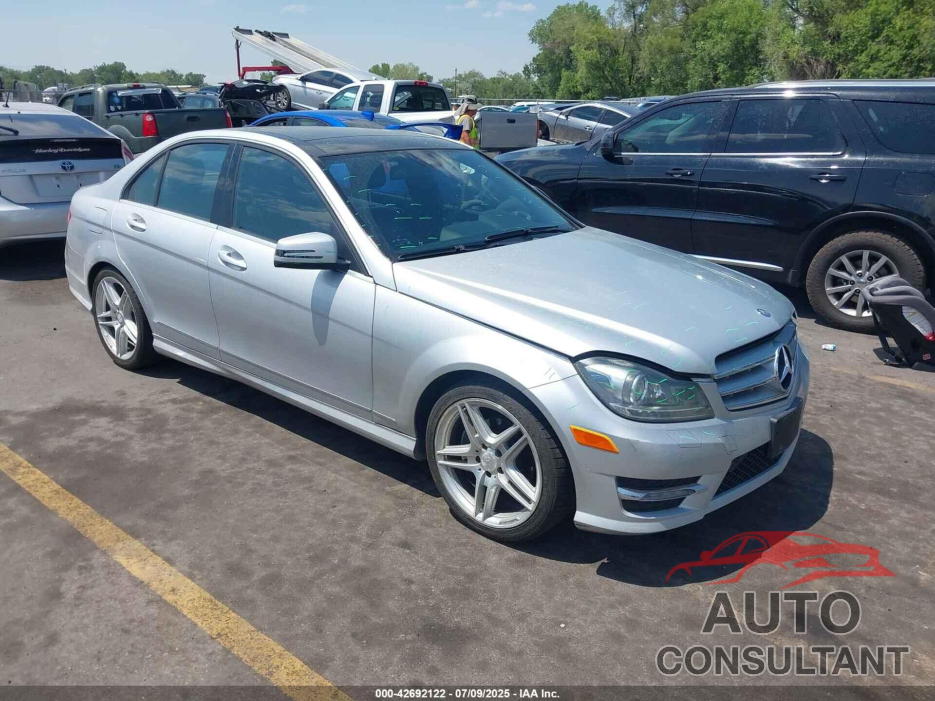 MERCEDES-BENZ C 250 2013 - WDDGF4HB3DR272334