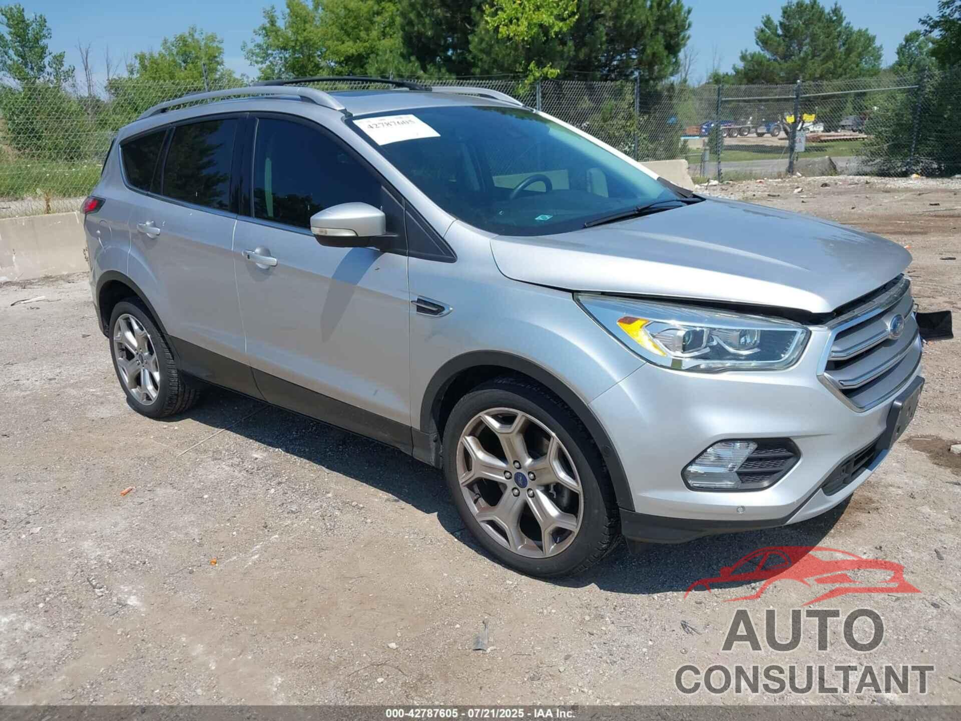 FORD ESCAPE 2017 - 1FMCU9J96HUA67902
