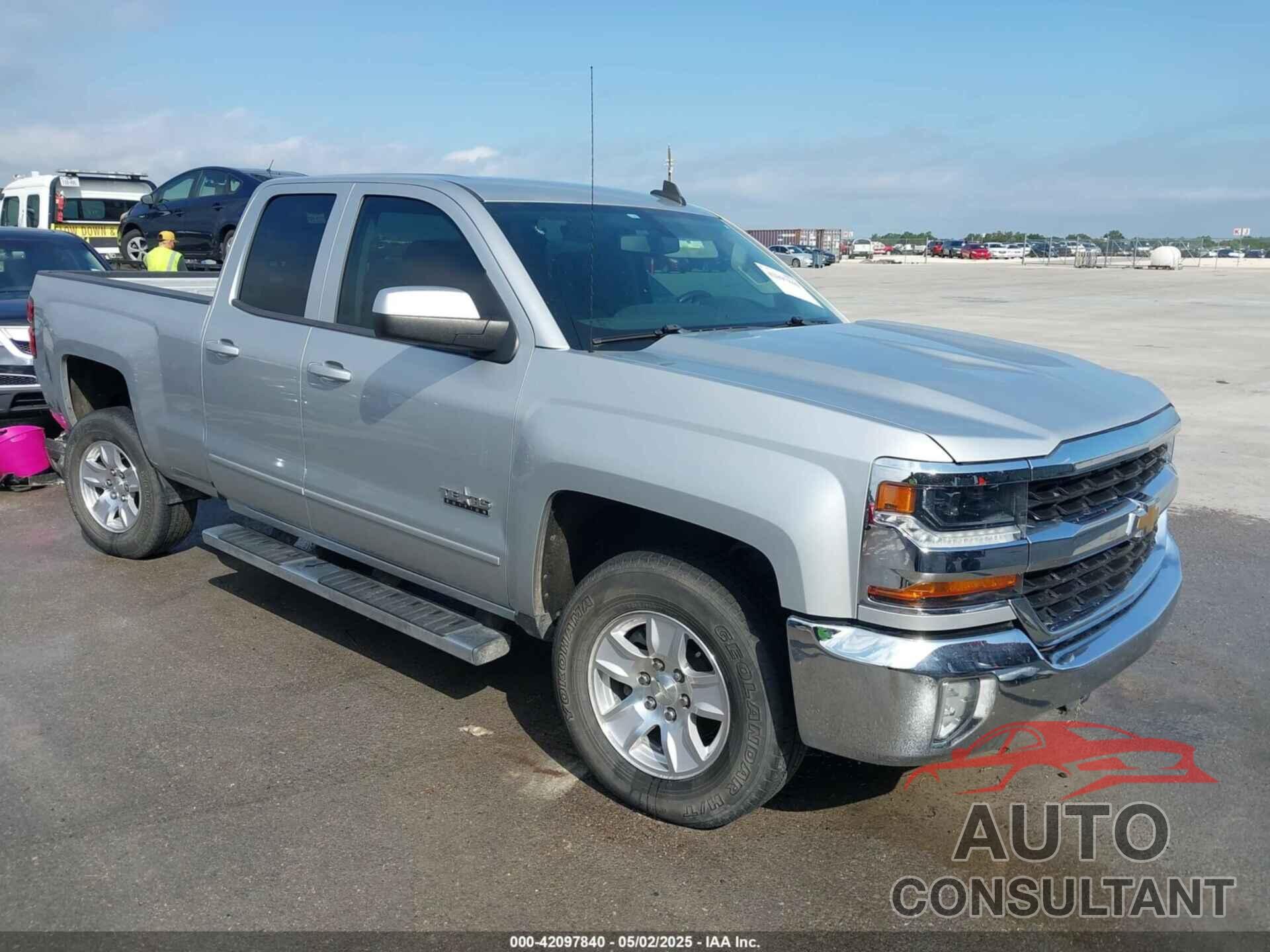 CHEVROLET SILVERADO 1500 2018 - 2GCRCRECXJ1105009